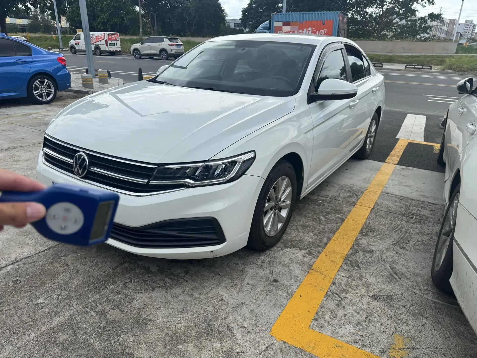 2021 VOLKSWAGEN BORA view 1