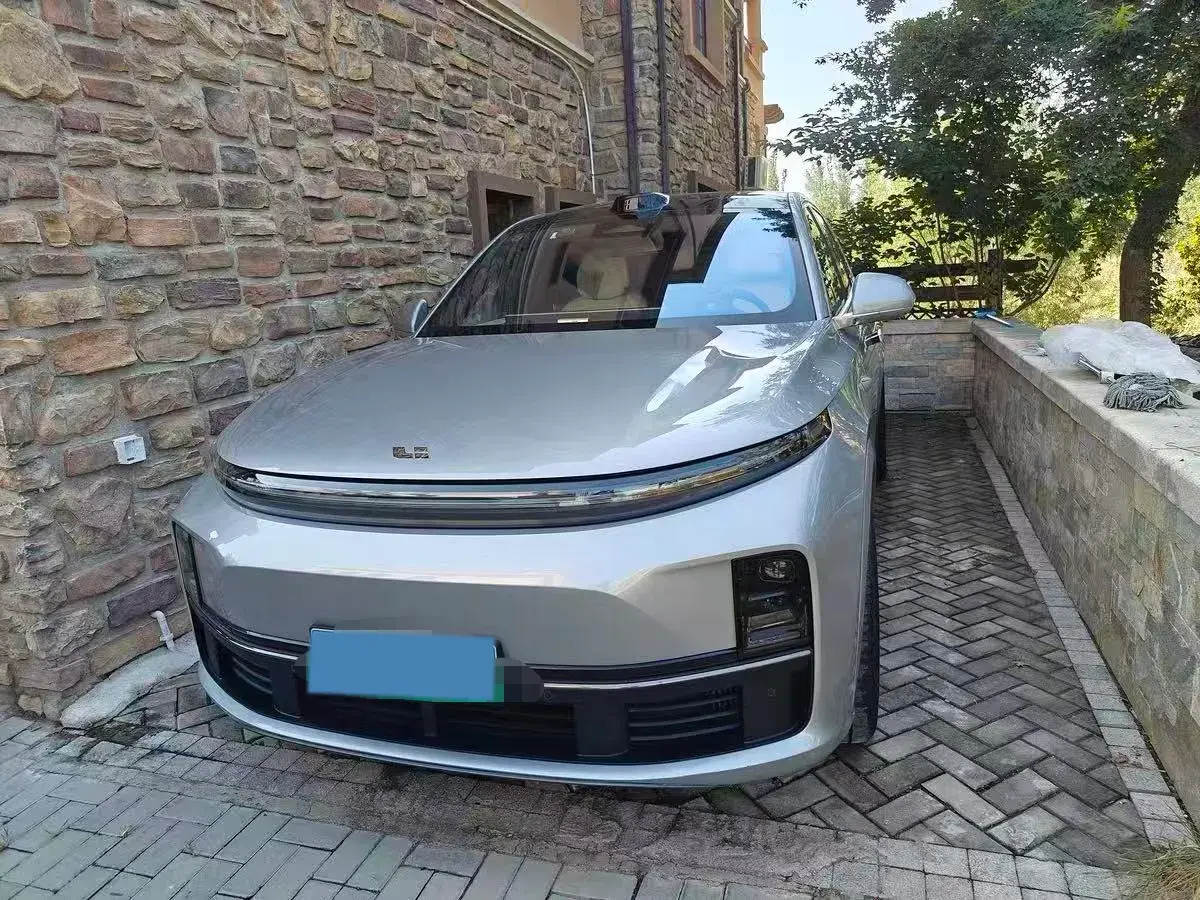 2023 LI L7 thumbnail 2