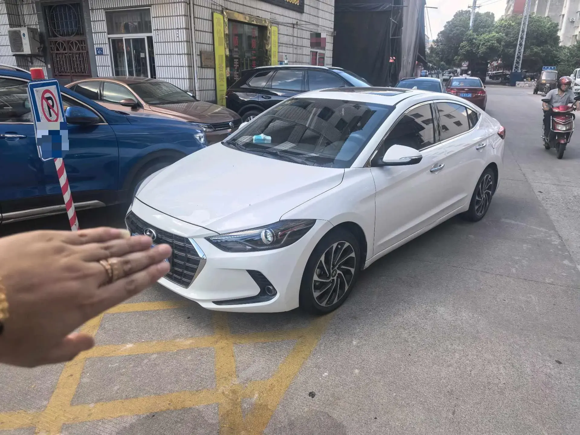 2019 HYUNDAI ELANTRA view 1