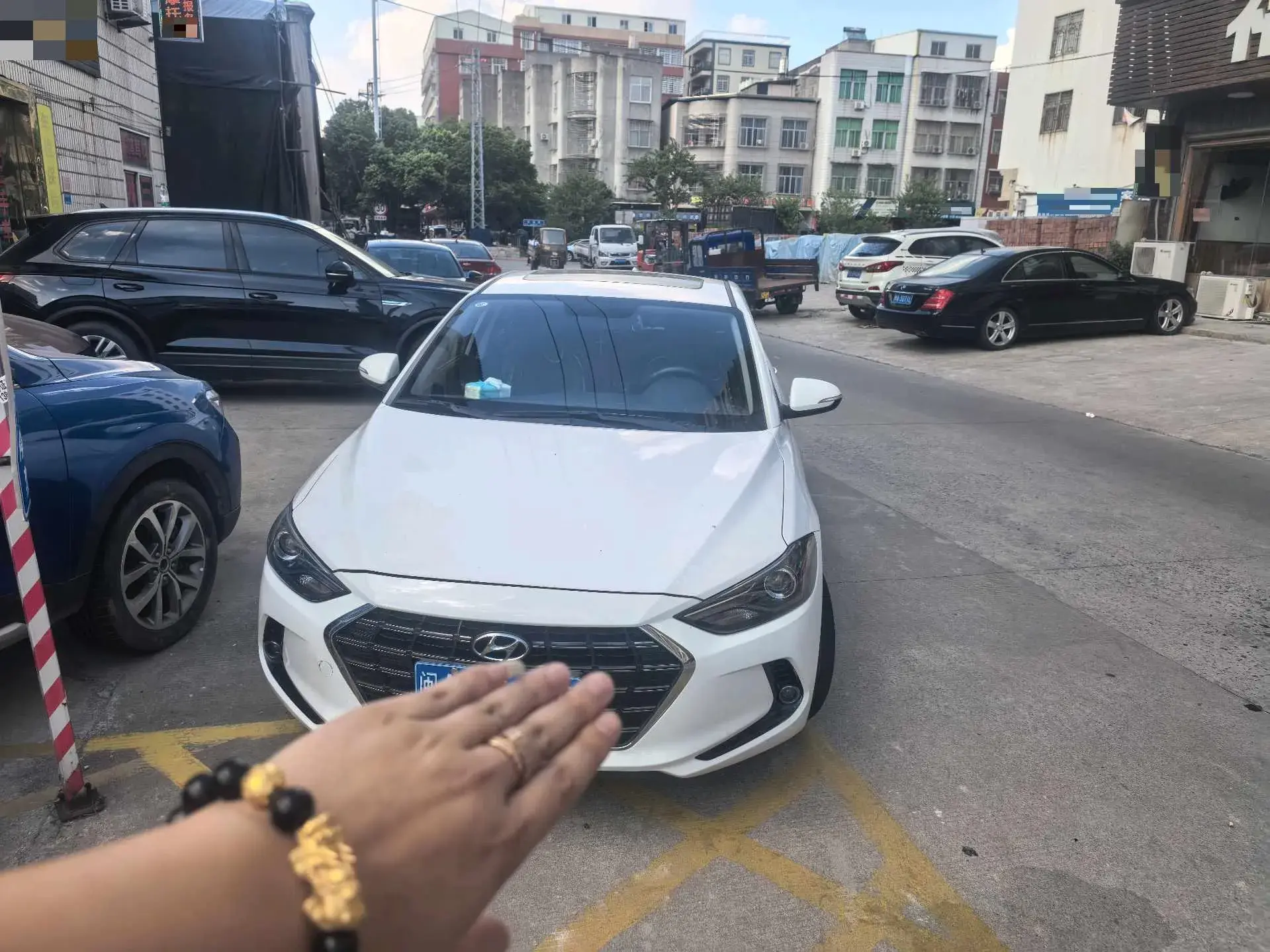 2019 HYUNDAI ELANTRA thumbnail 2