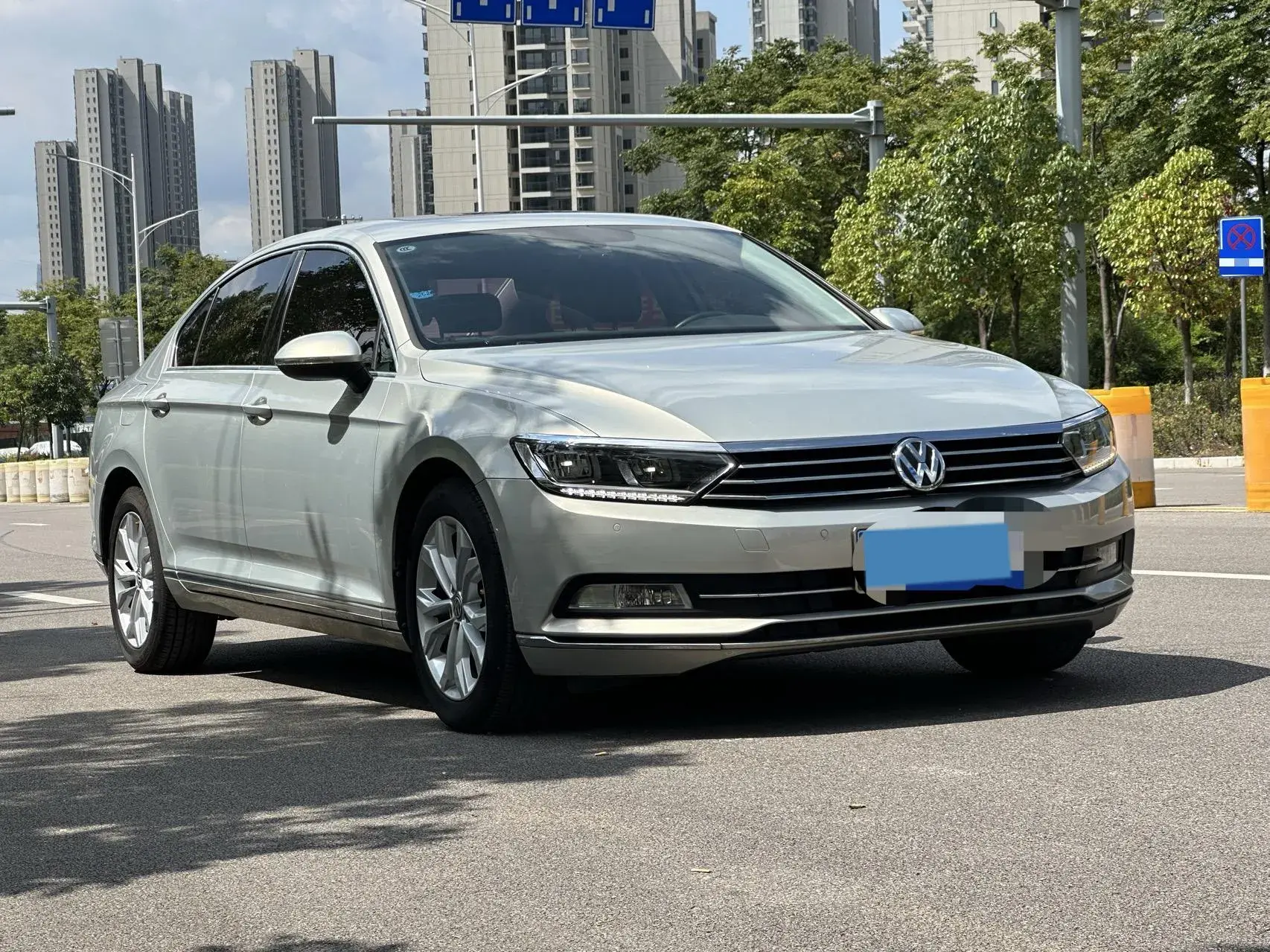 2018 VOLKSWAGEN MAGOTAN thumbnail 3