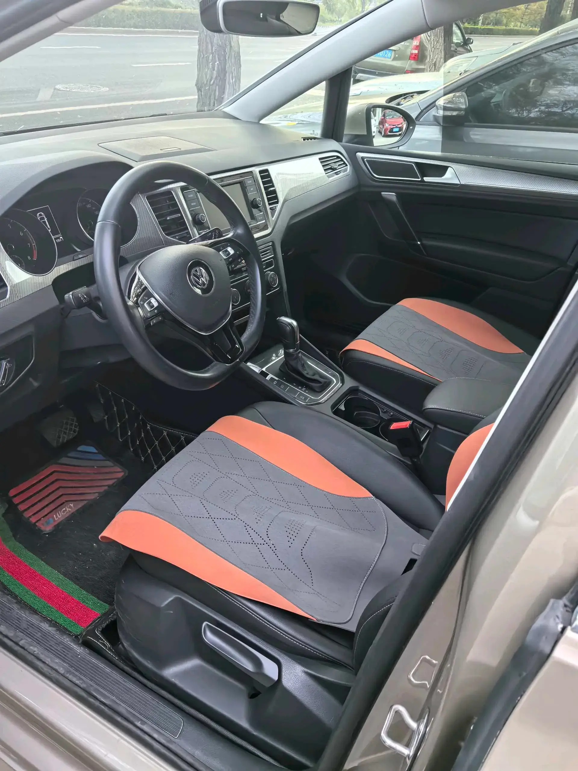 2019 VOLKSWAGEN GOLF thumbnail 2