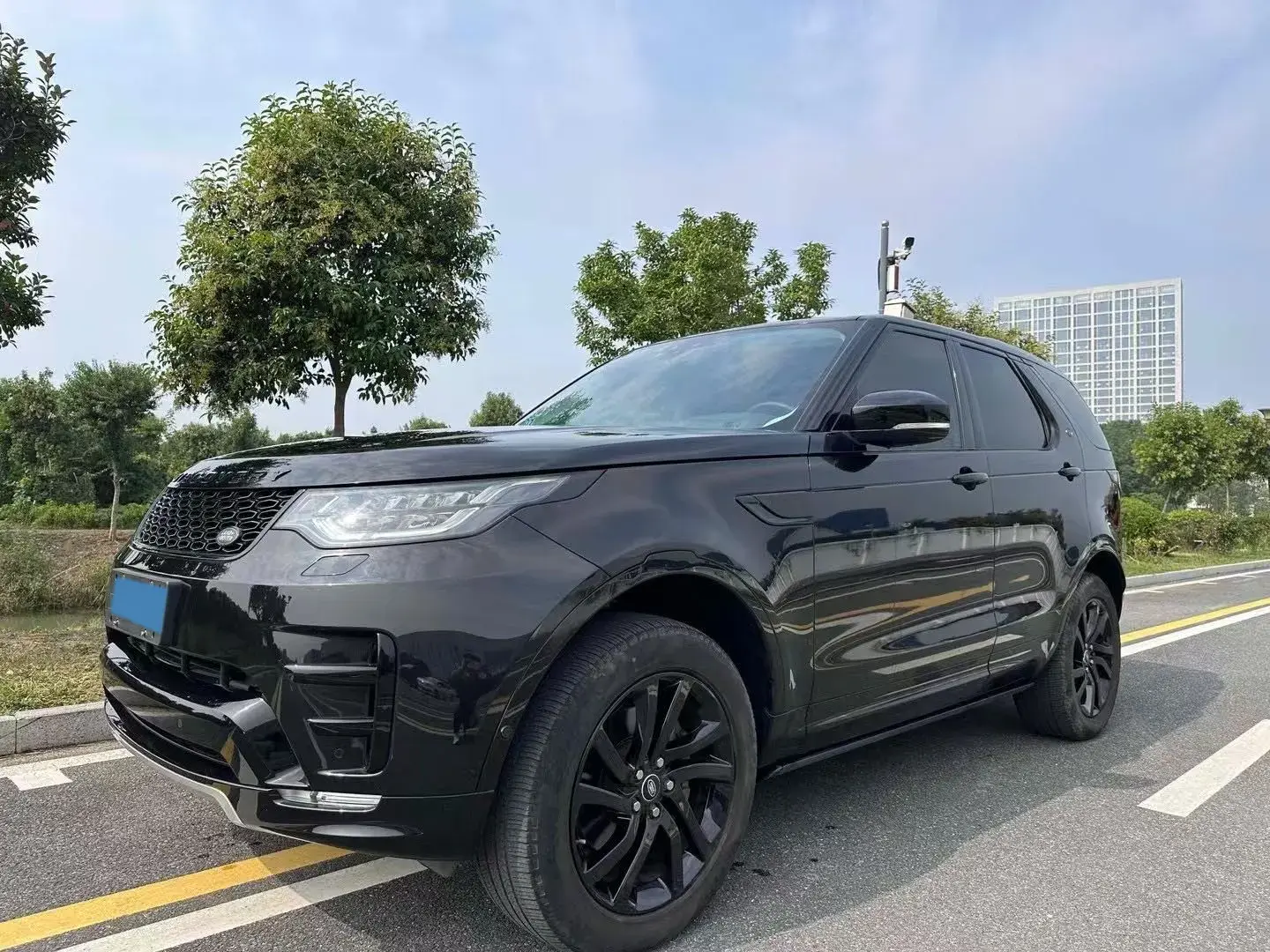 2020 LAND ROVER view 1