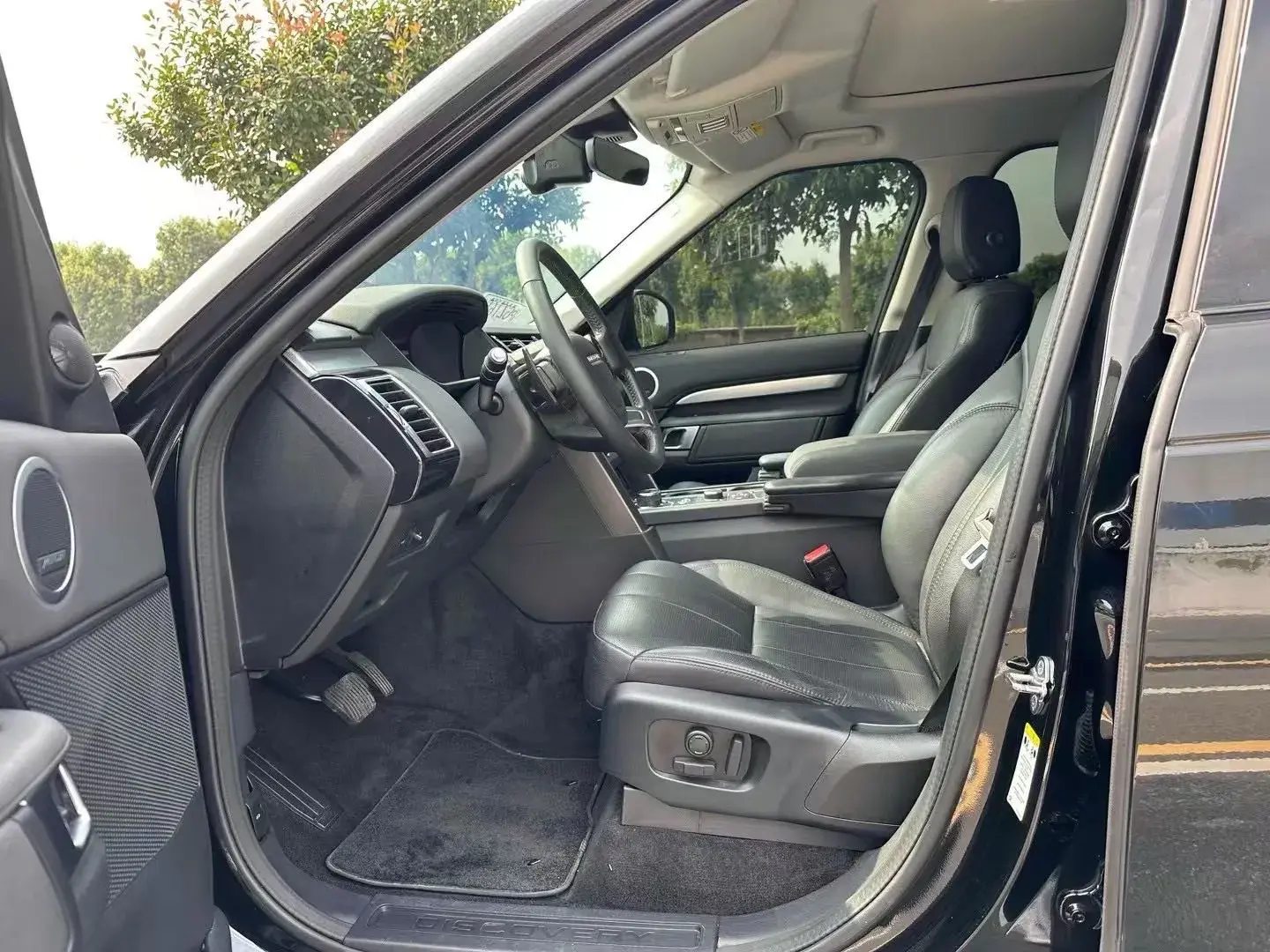 2020 LAND ROVER thumbnail 4