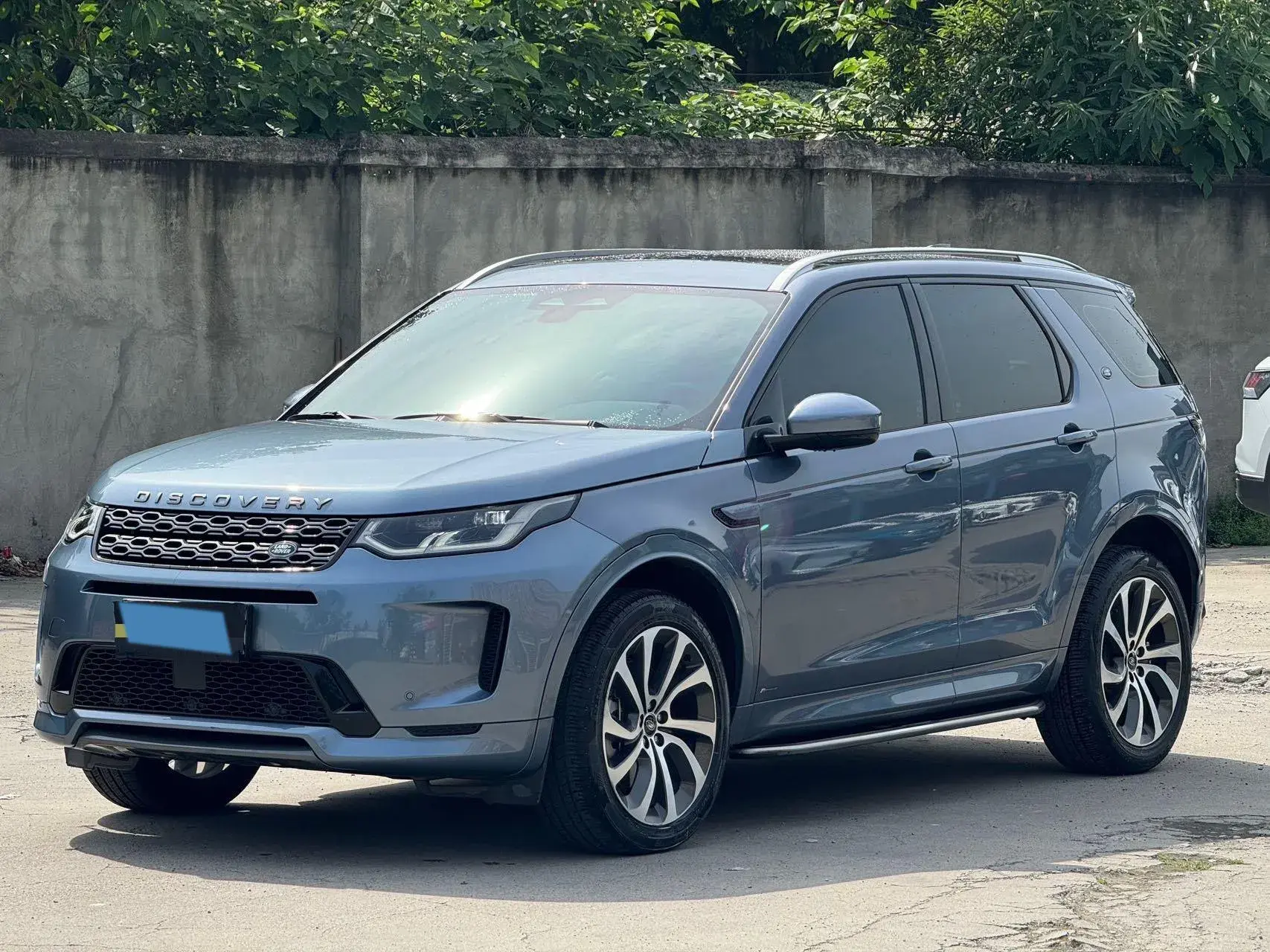 2022 LAND ROVER view 1