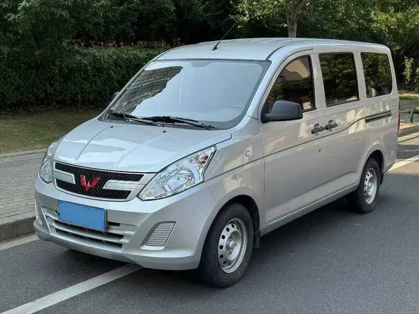2019 WuLing RongGuang V 1.5L 99HP L4 6MT