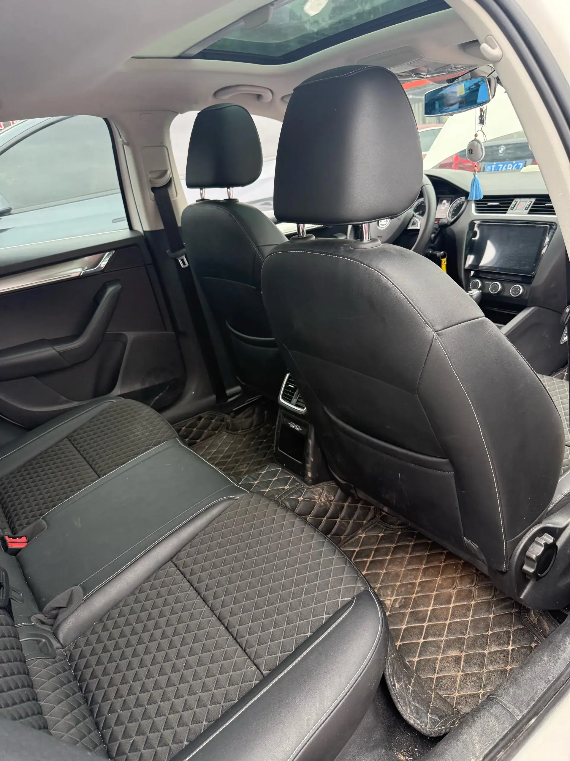 2019 SKODA OCTAVIA thumbnail 4