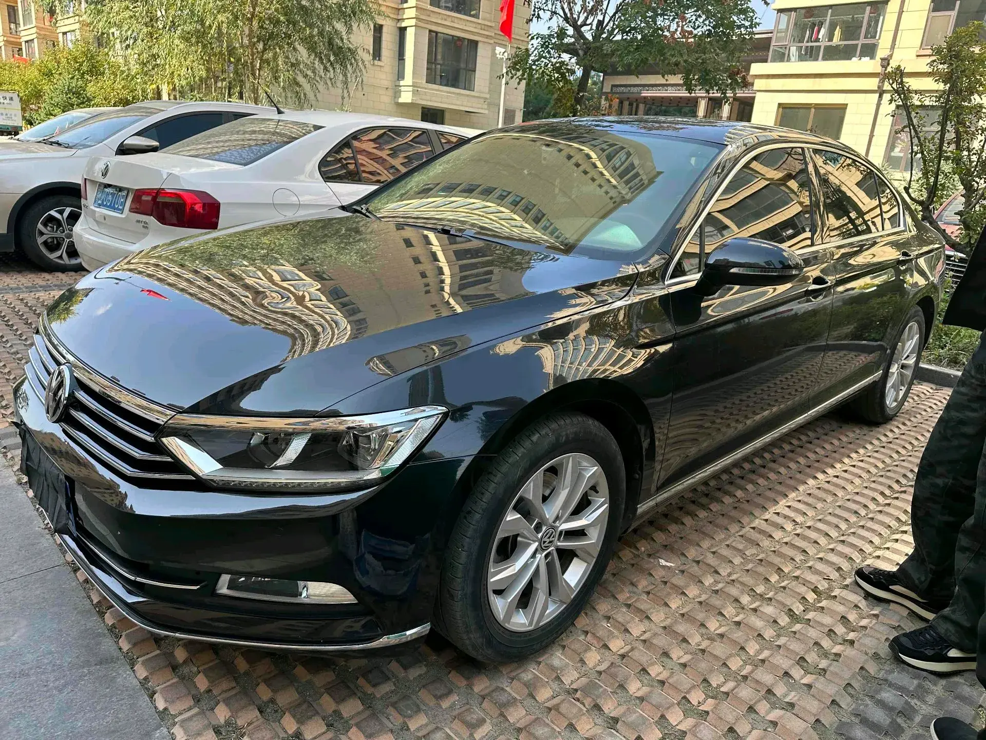 2019 VOLKSWAGEN MAGOTAN view 1