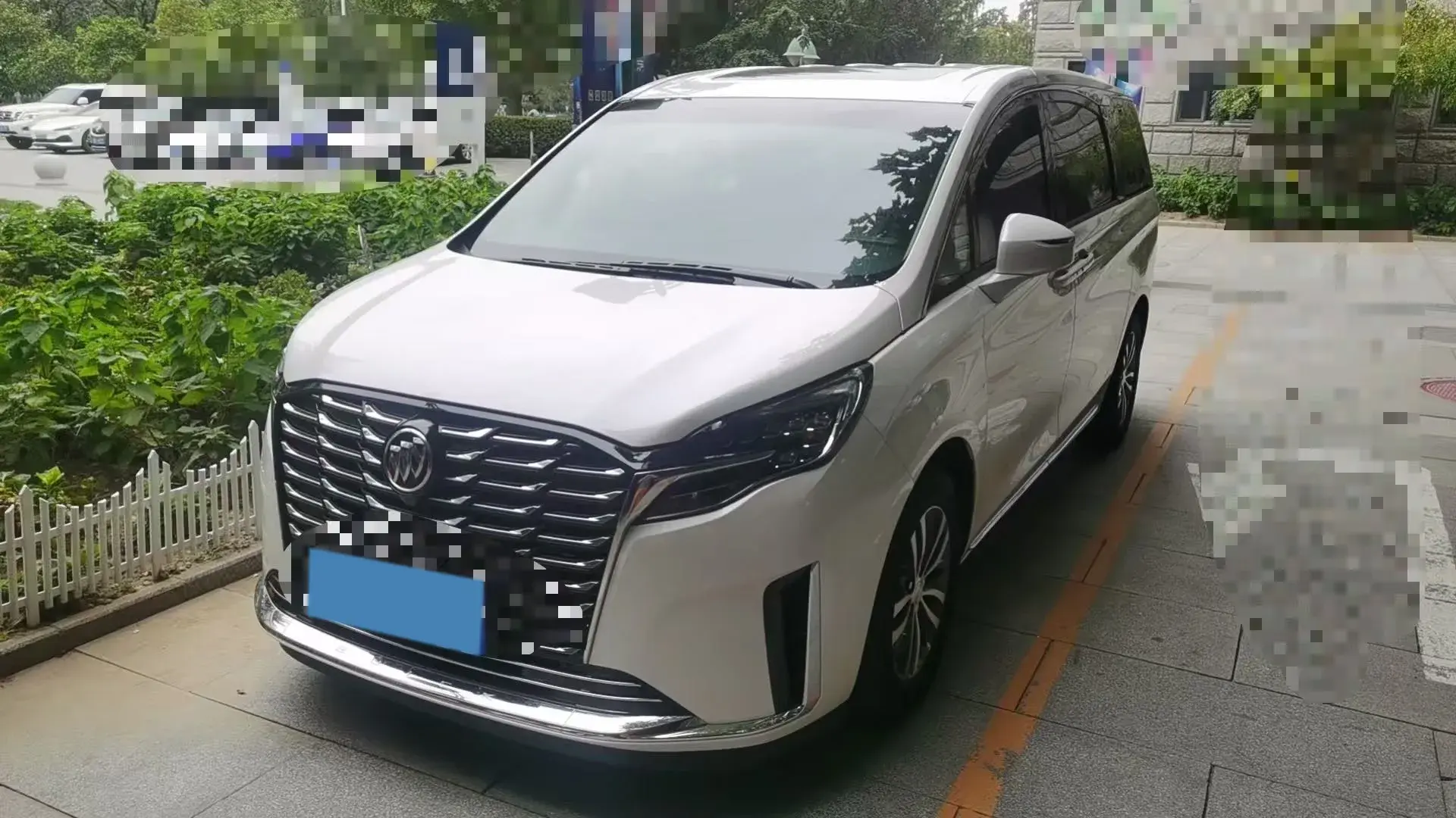 2023 BUICK GL8 view 1