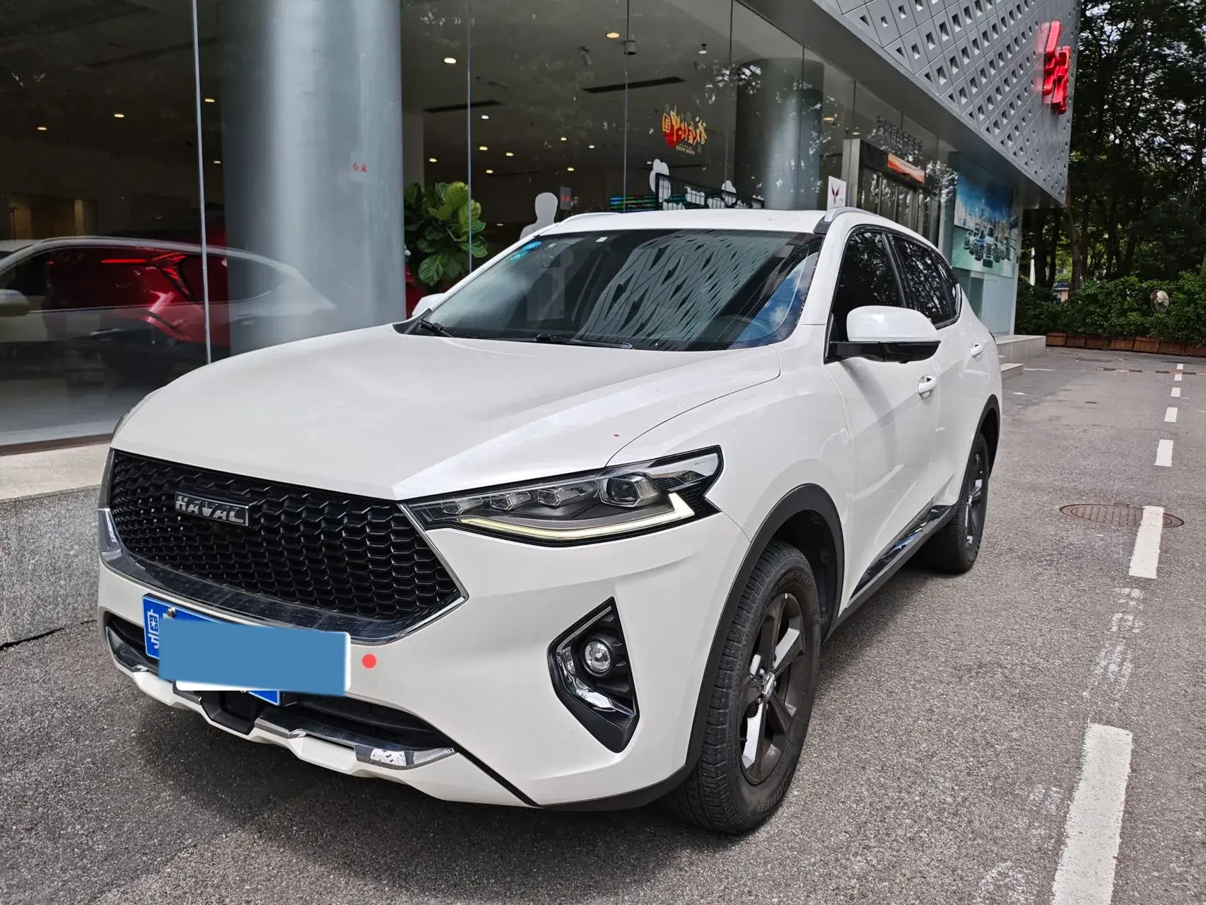 2019 HAVAL F7 view 1