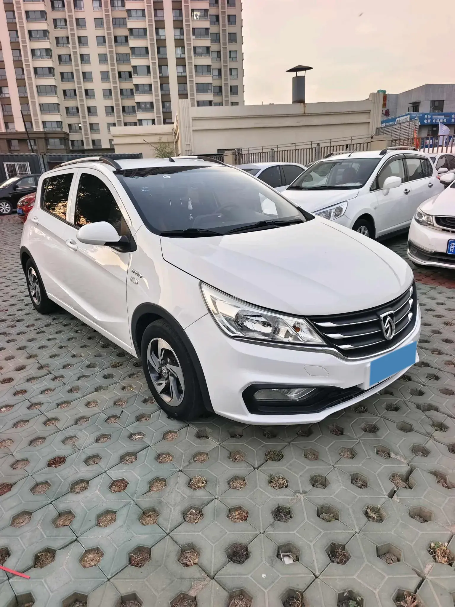 2017 BAOJUN 310 thumbnail 3