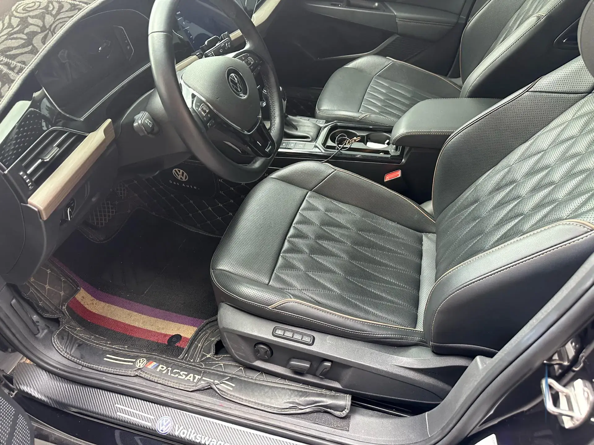 2021 VOLKSWAGEN PASSAT thumbnail 3