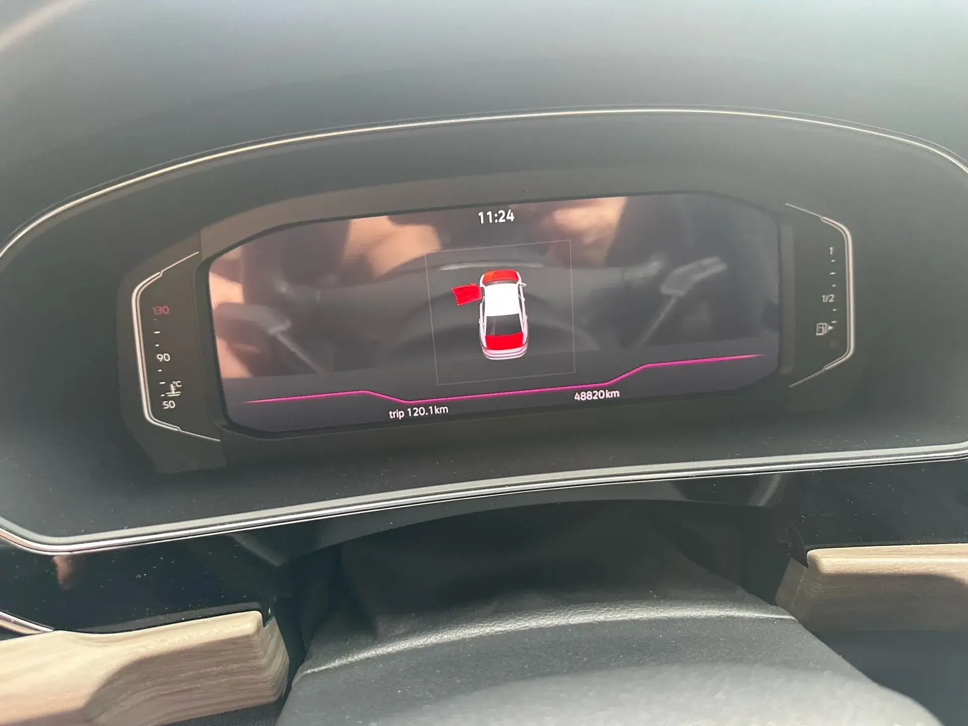 2021 VOLKSWAGEN PASSAT thumbnail 4