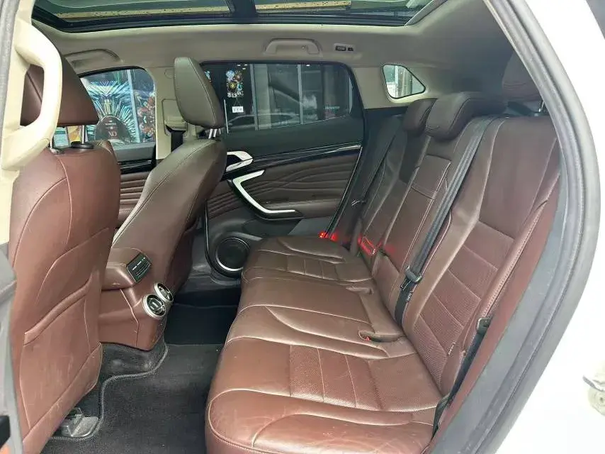 2018 WEY P8 thumbnail 4