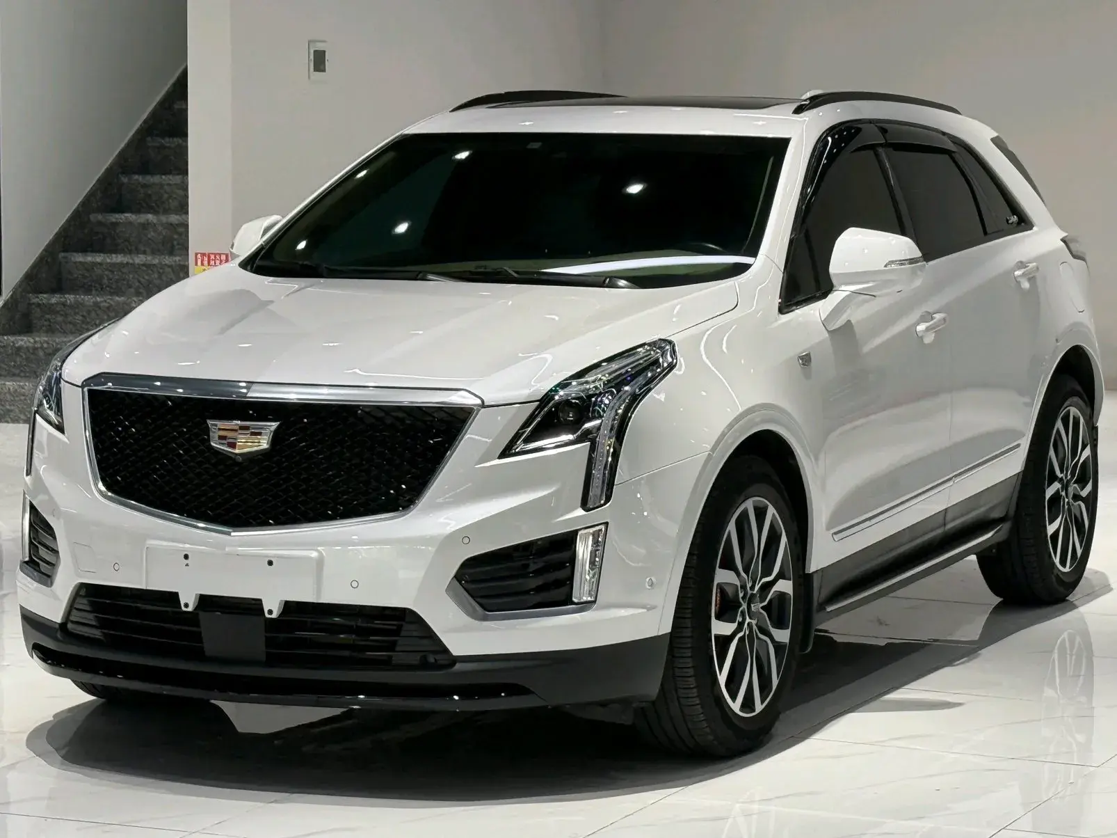 2021 CADILLAC XT5 view 1