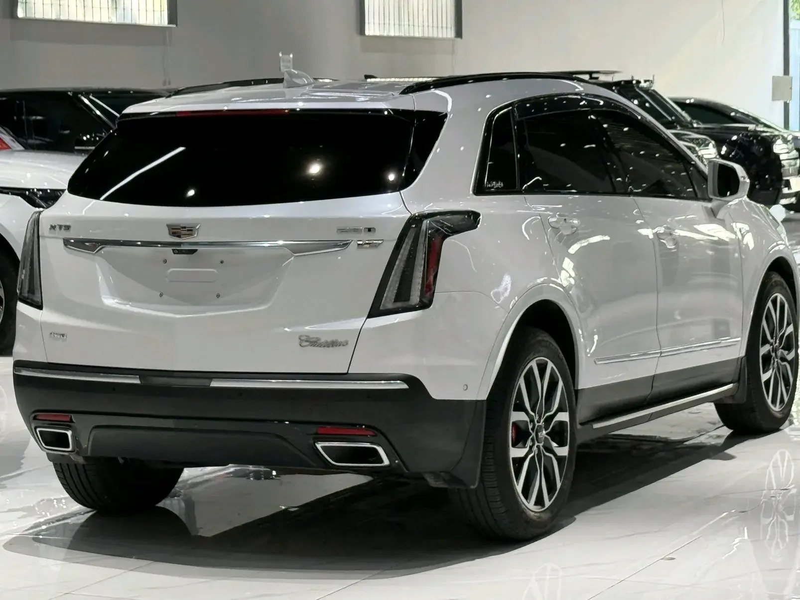 2021 CADILLAC XT5 thumbnail 4