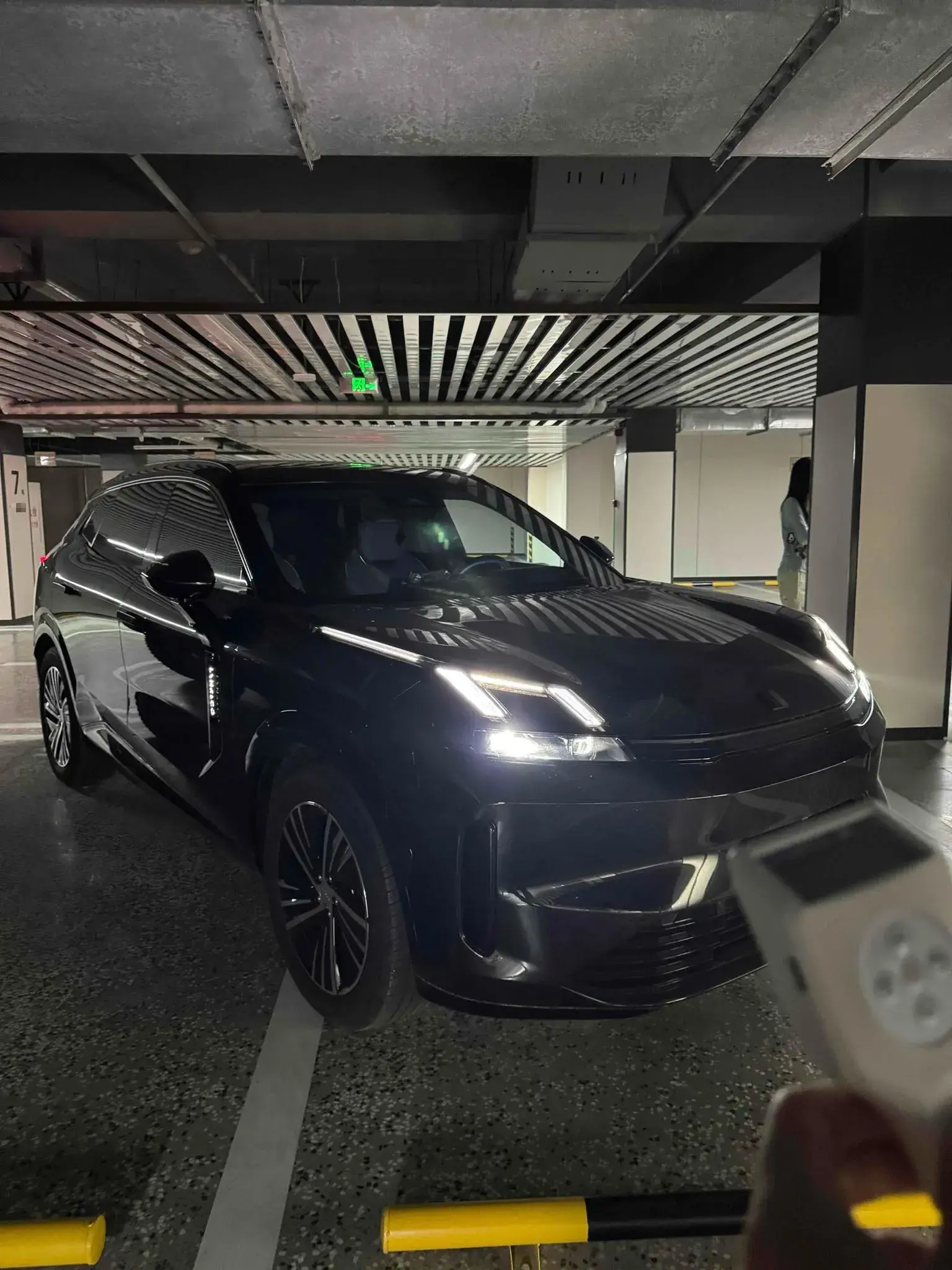 2025 LYNK&CO 08 thumbnail 3