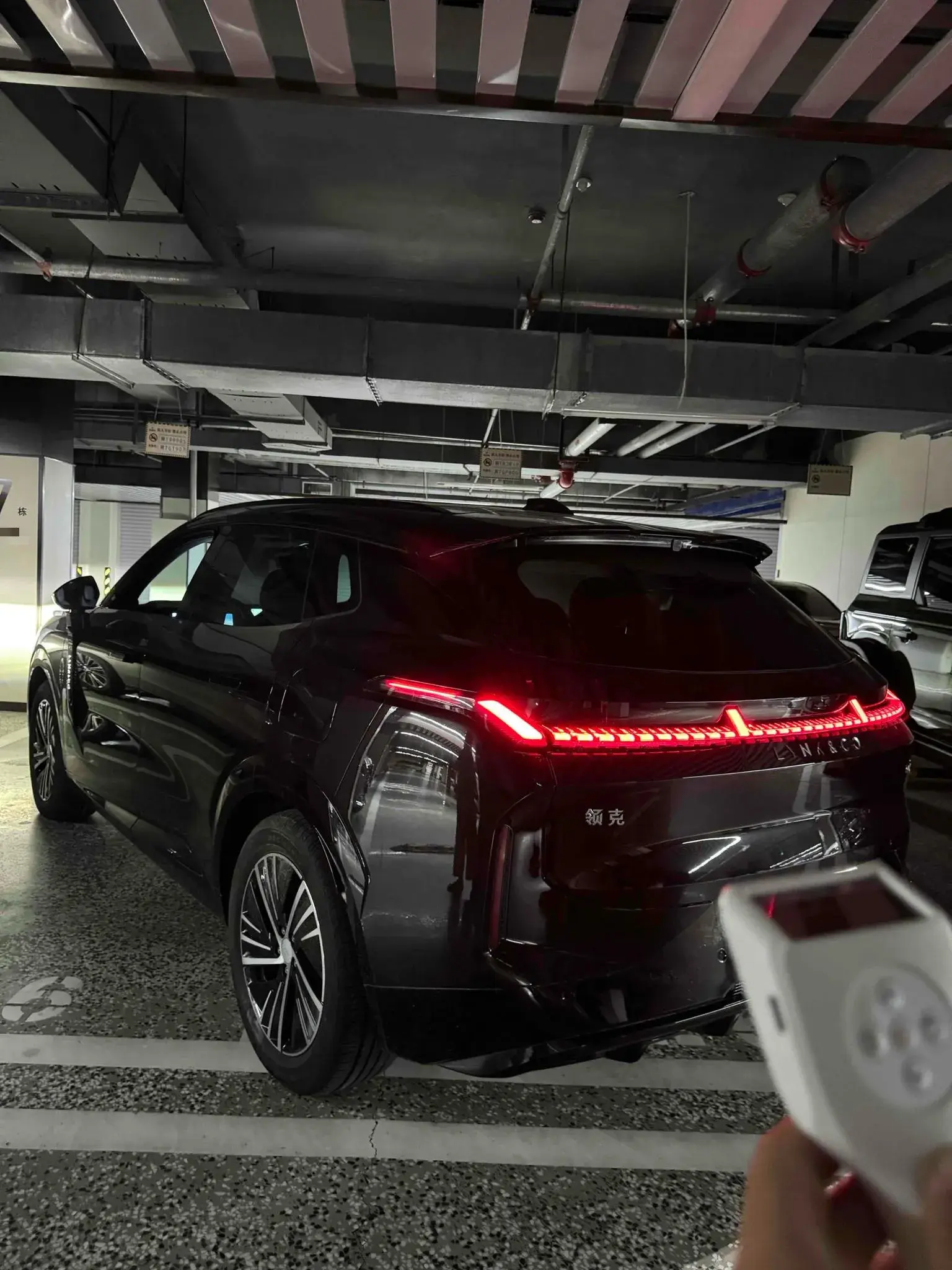 2025 LYNK&CO 08 thumbnail 4