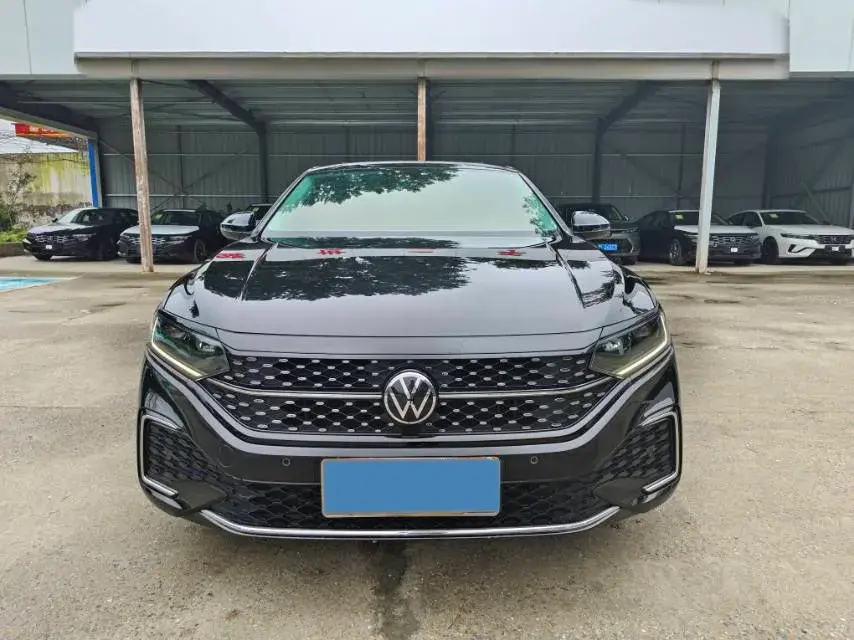 2022 VOLKSWAGEN PASSAT thumbnail 2