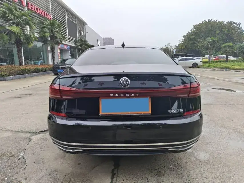 2022 VOLKSWAGEN PASSAT thumbnail 4