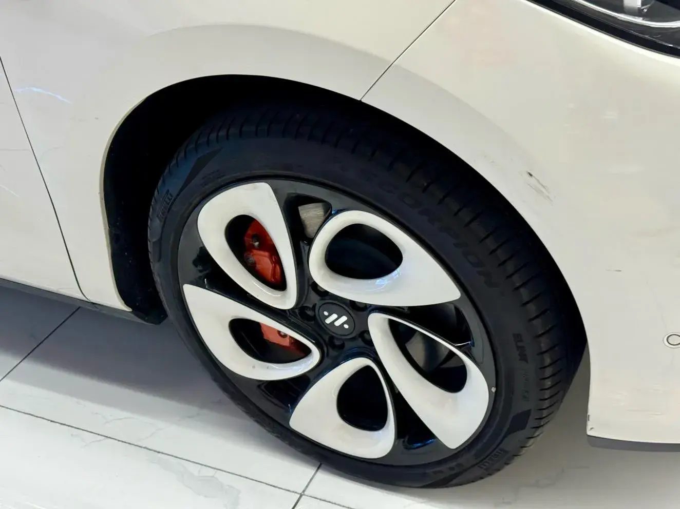 2023 IM LS6 thumbnail 4