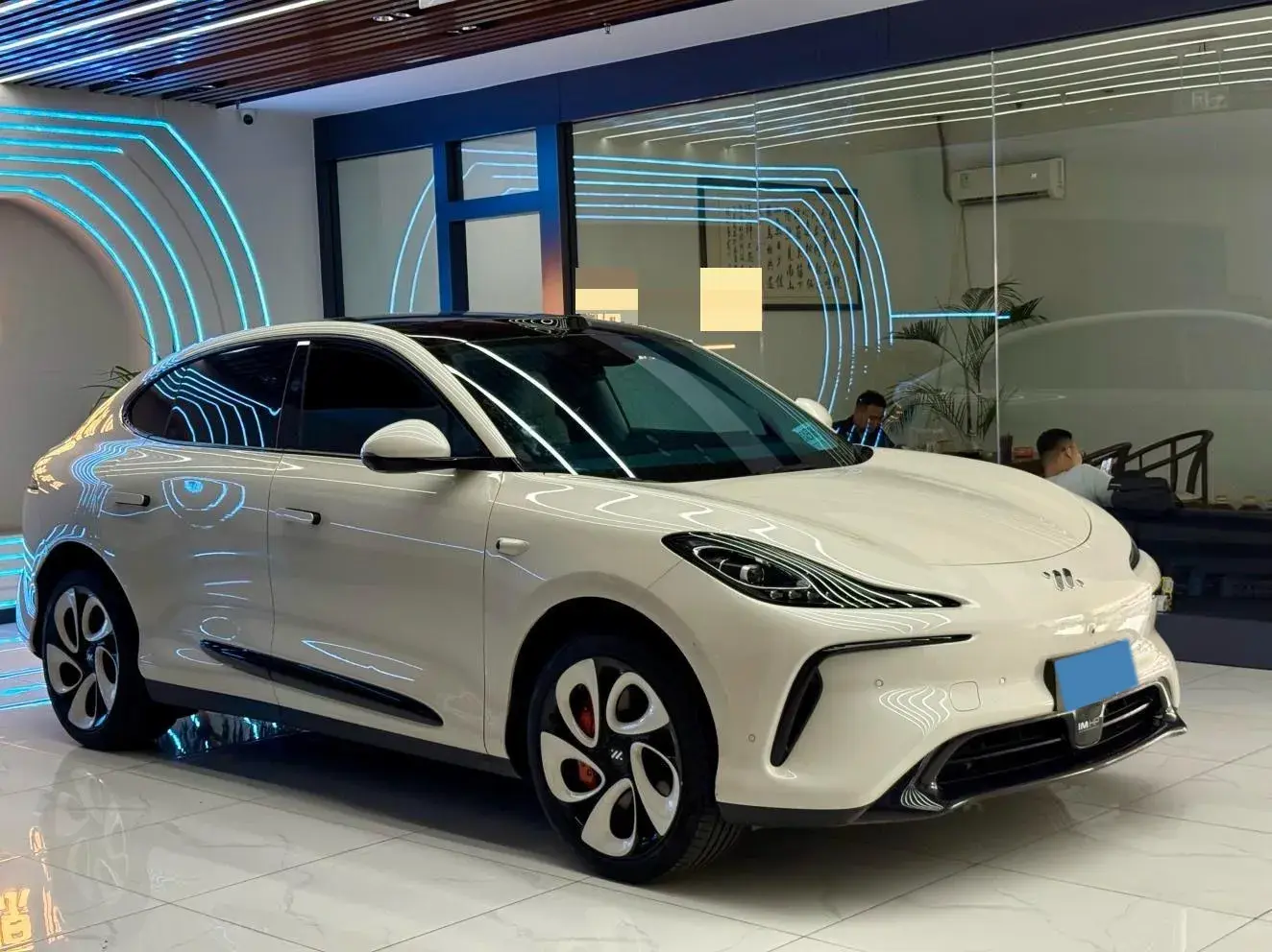 2023 IM LS6 thumbnail 3