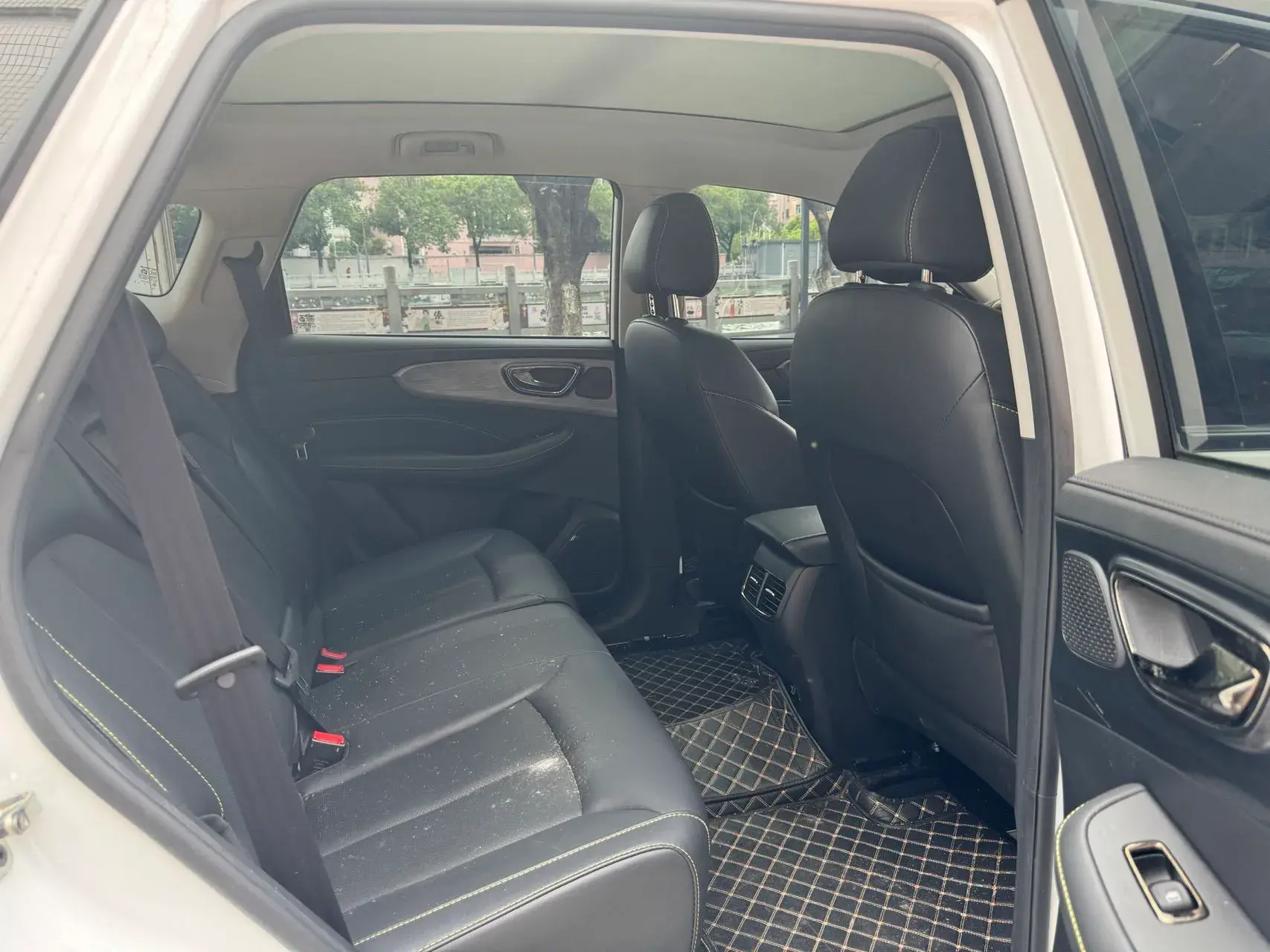 2023 ROEWE RX5 thumbnail 4