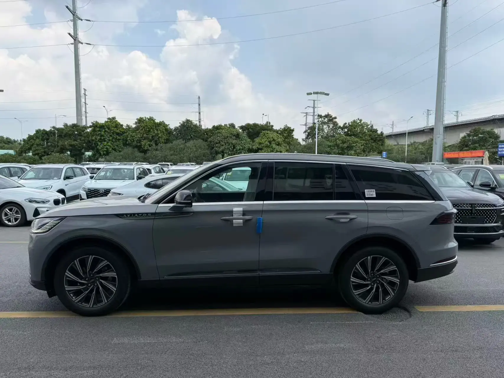 2024 LINCOLN AVIATOR thumbnail 2