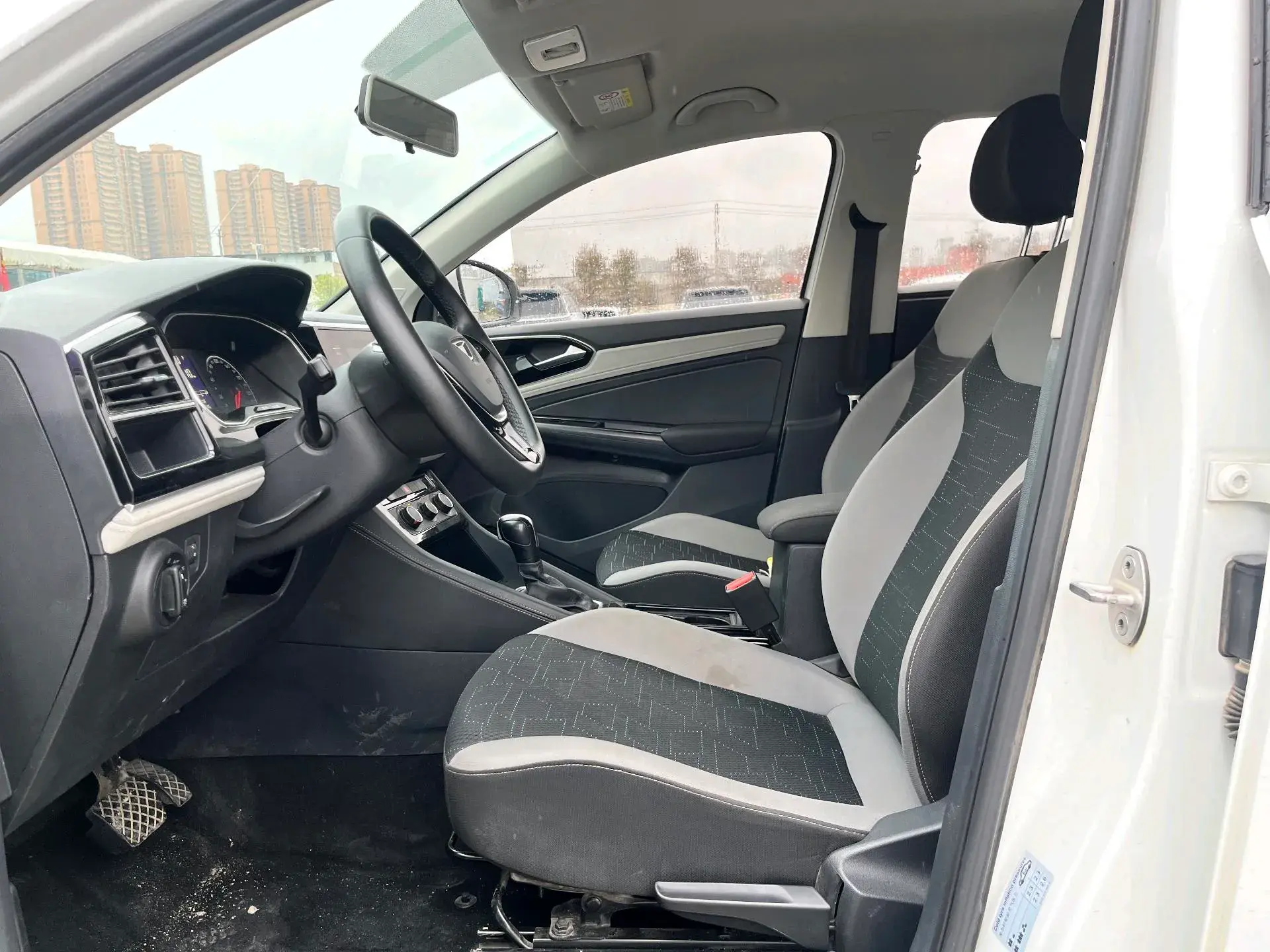 2023 JETTA VS5 thumbnail 4