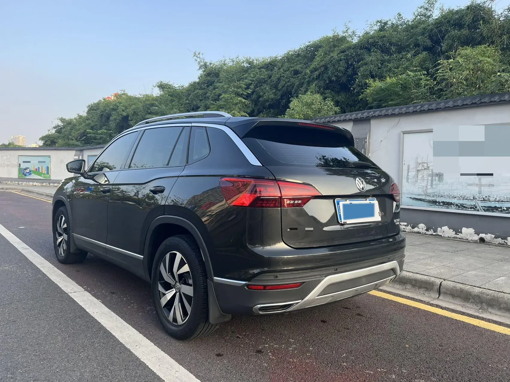 2019 VOLKSWAGEN TAYRON thumbnail 3