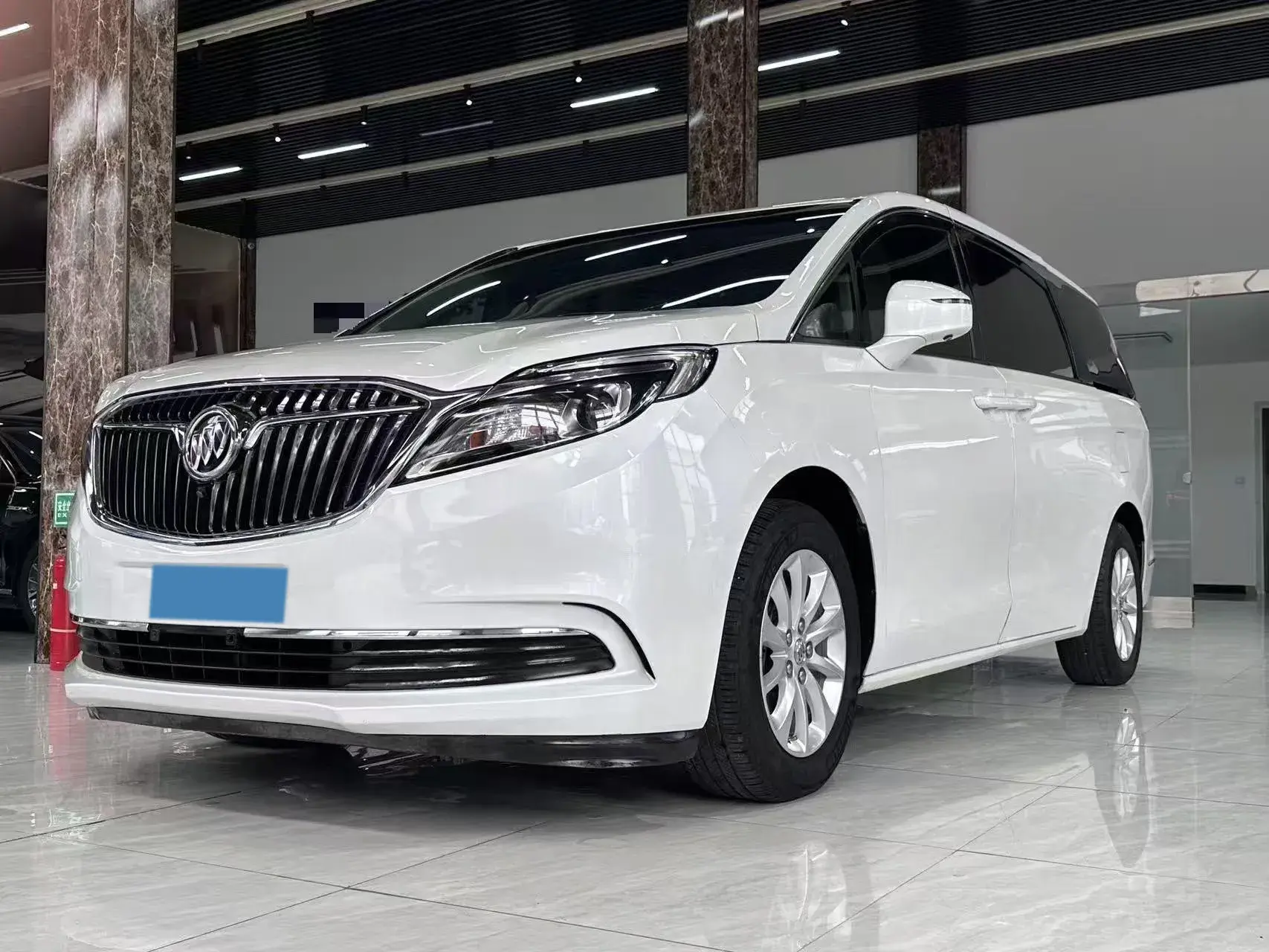 2018 BUICK GL8 view 1