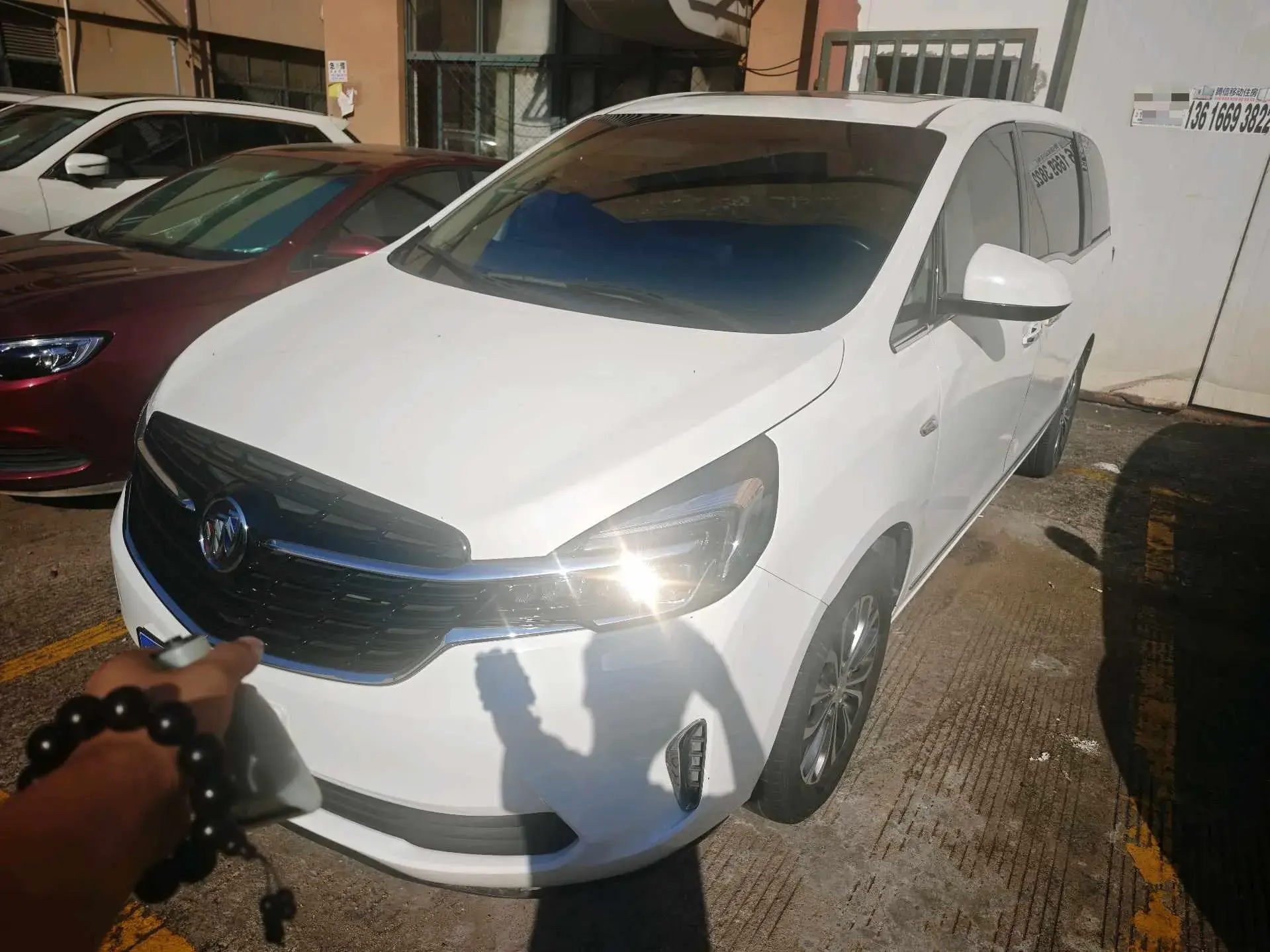 2021 BUICK GL8 view 1