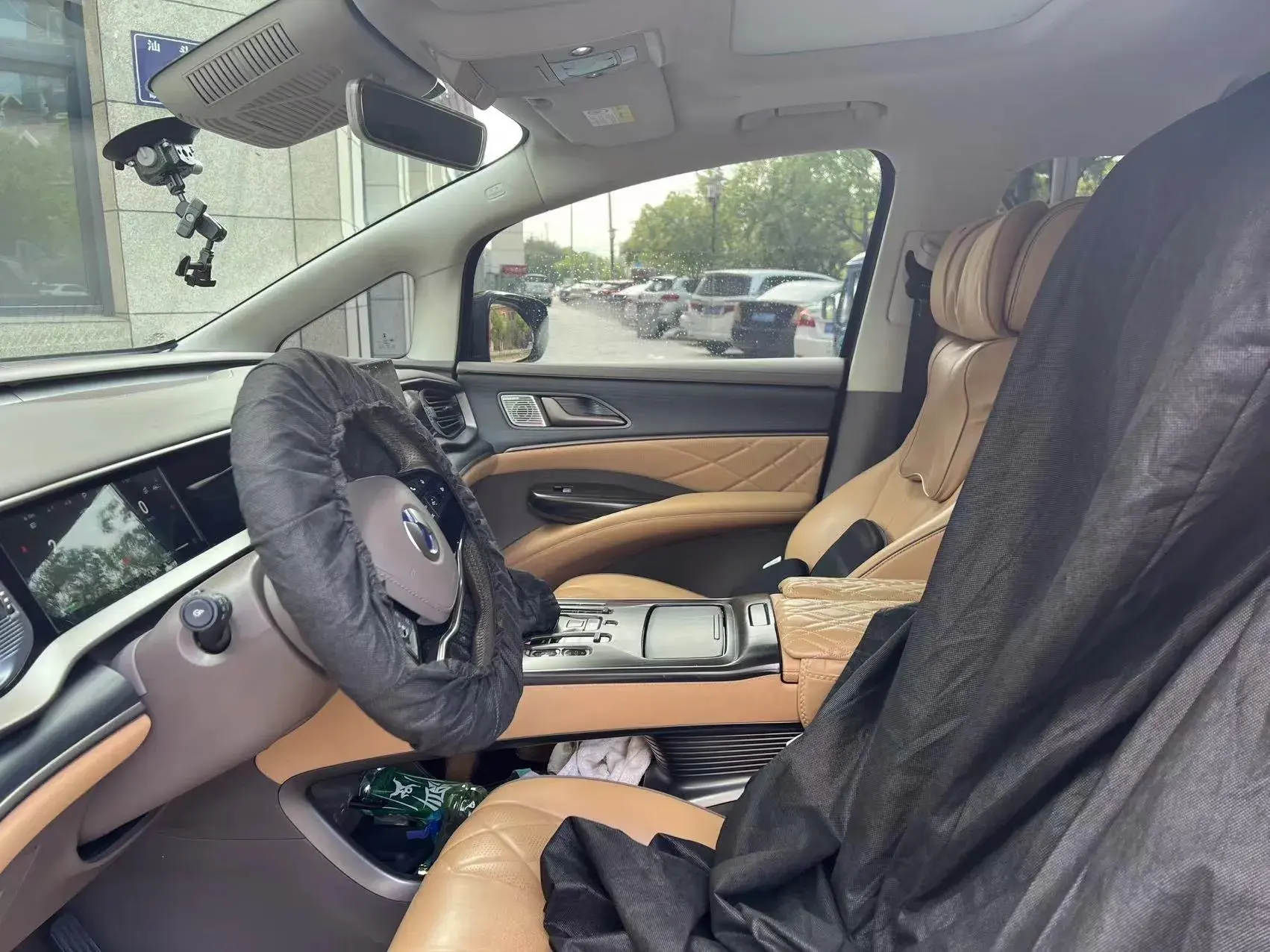 2022 DENZA D9 thumbnail 3