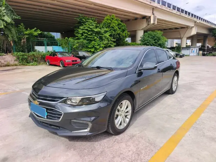 2018 CHEVROLET MALIBU view 1