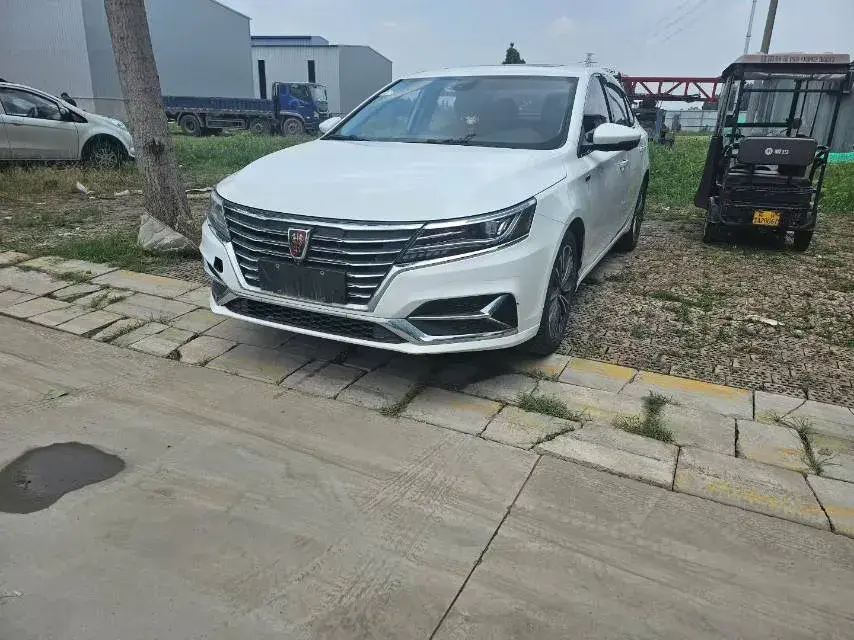 2019 ROEWE I6 view 1