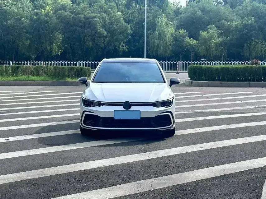 2023 VOLKSWAGEN GOLF thumbnail 2