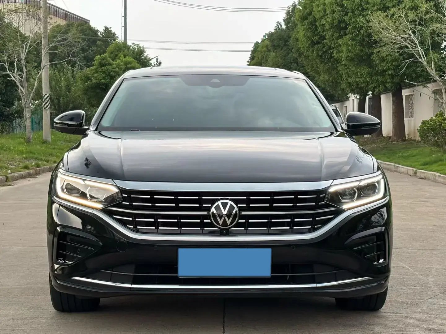 2022 VOLKSWAGEN PASSAT thumbnail 2