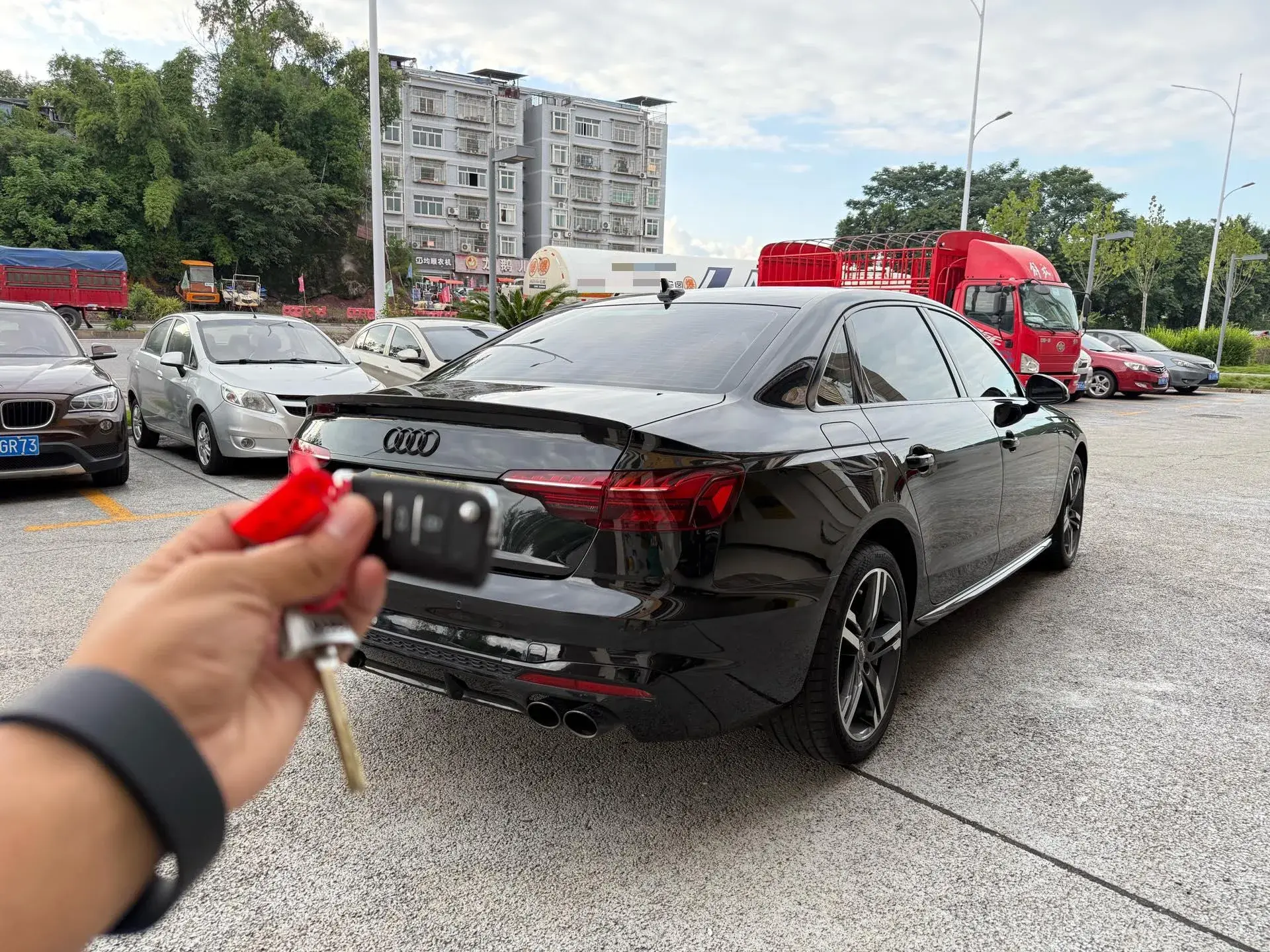 2020 AUDI A4L thumbnail 3