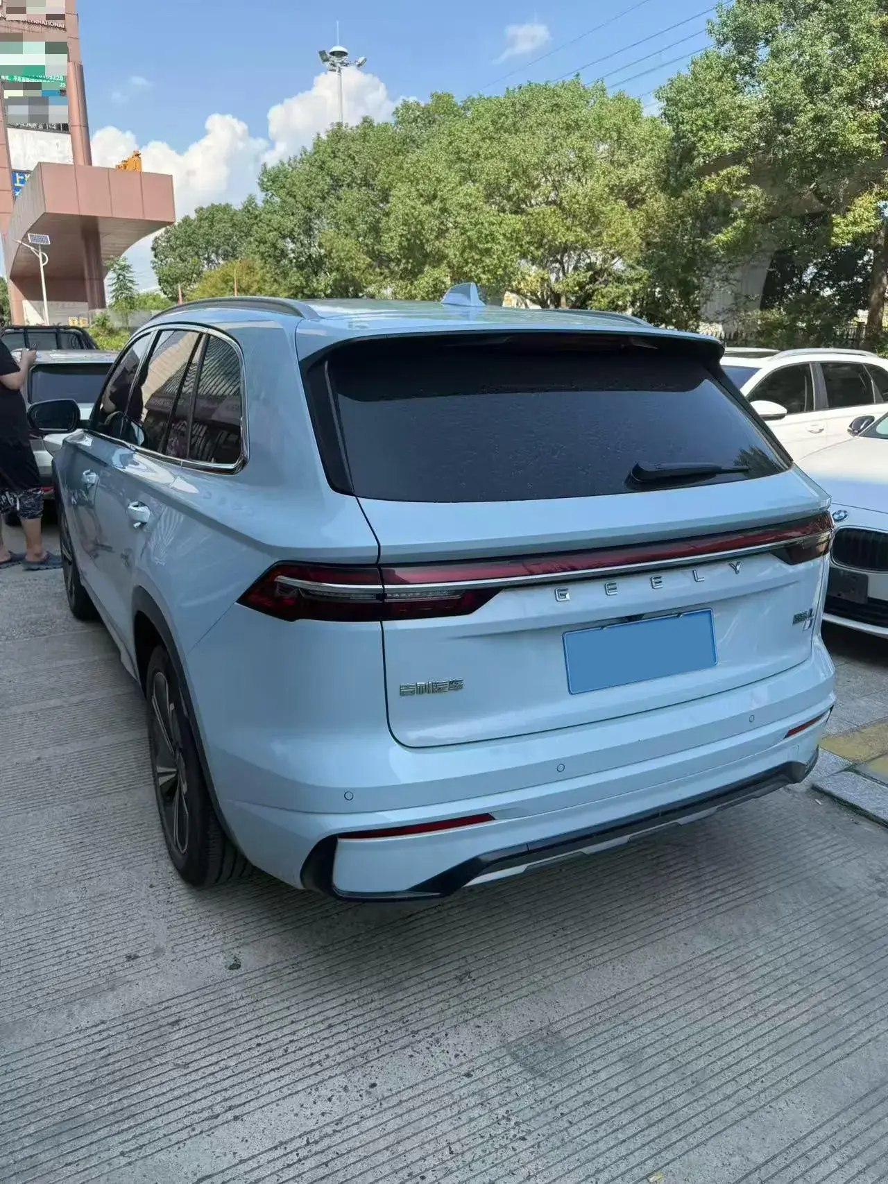 2022 GEELY MONJARO thumbnail 2