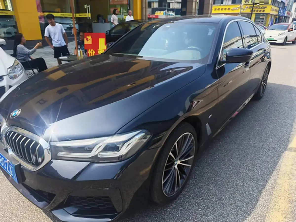 2022 BMW 5 Series 2.0T 252HP L4 8AT