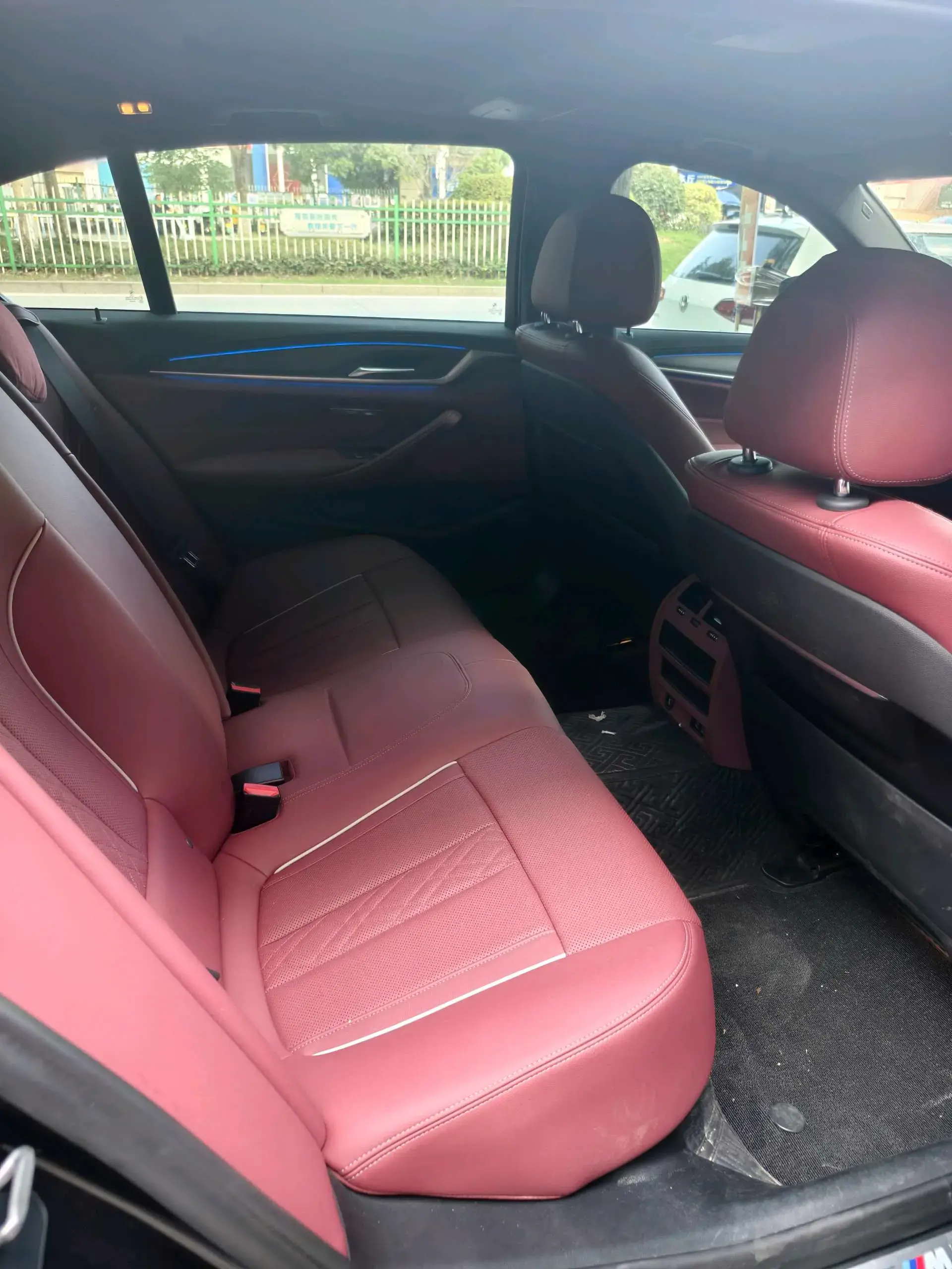 2023 BMW 5 thumbnail 3