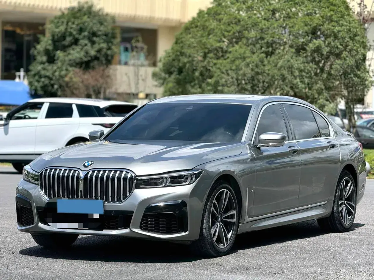 2021 BMW 7 view 1