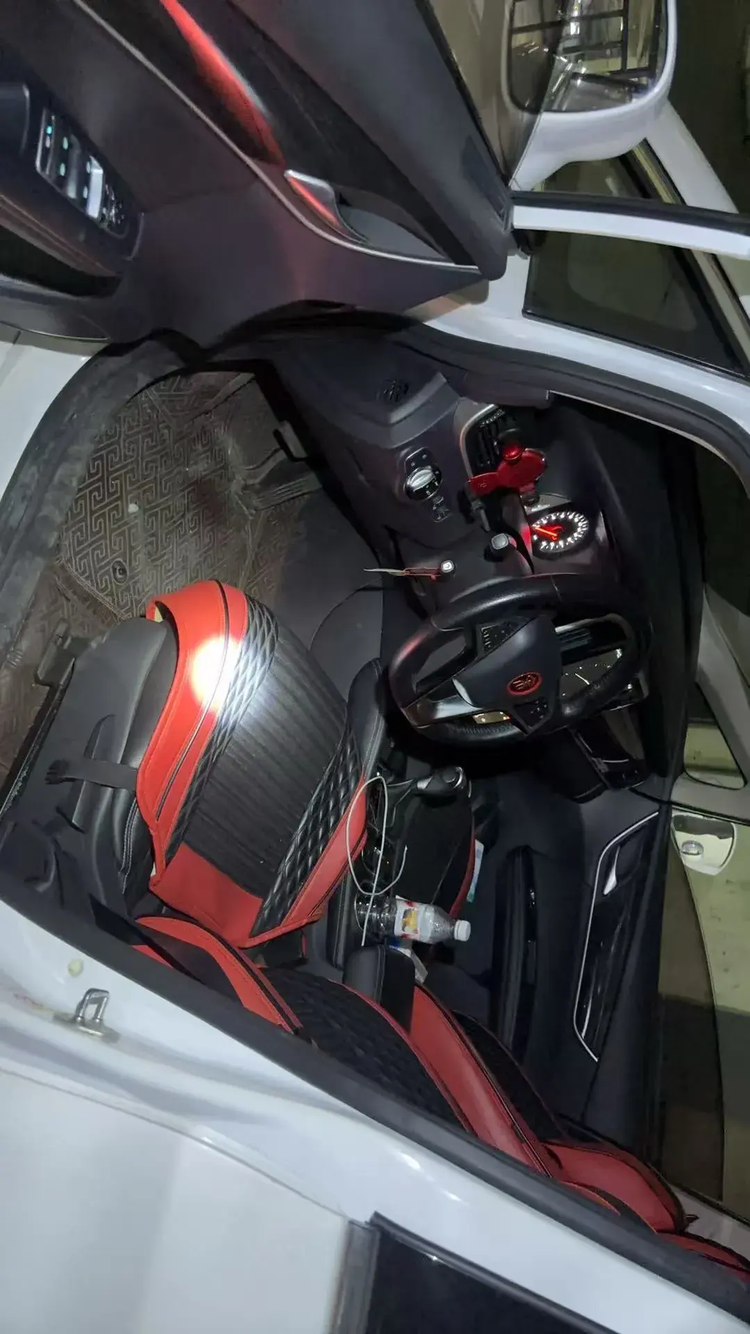 2018 BYD SONG thumbnail 4