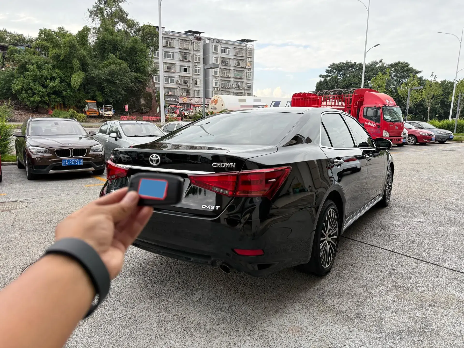 2018 TOYOTA CROWN thumbnail 3