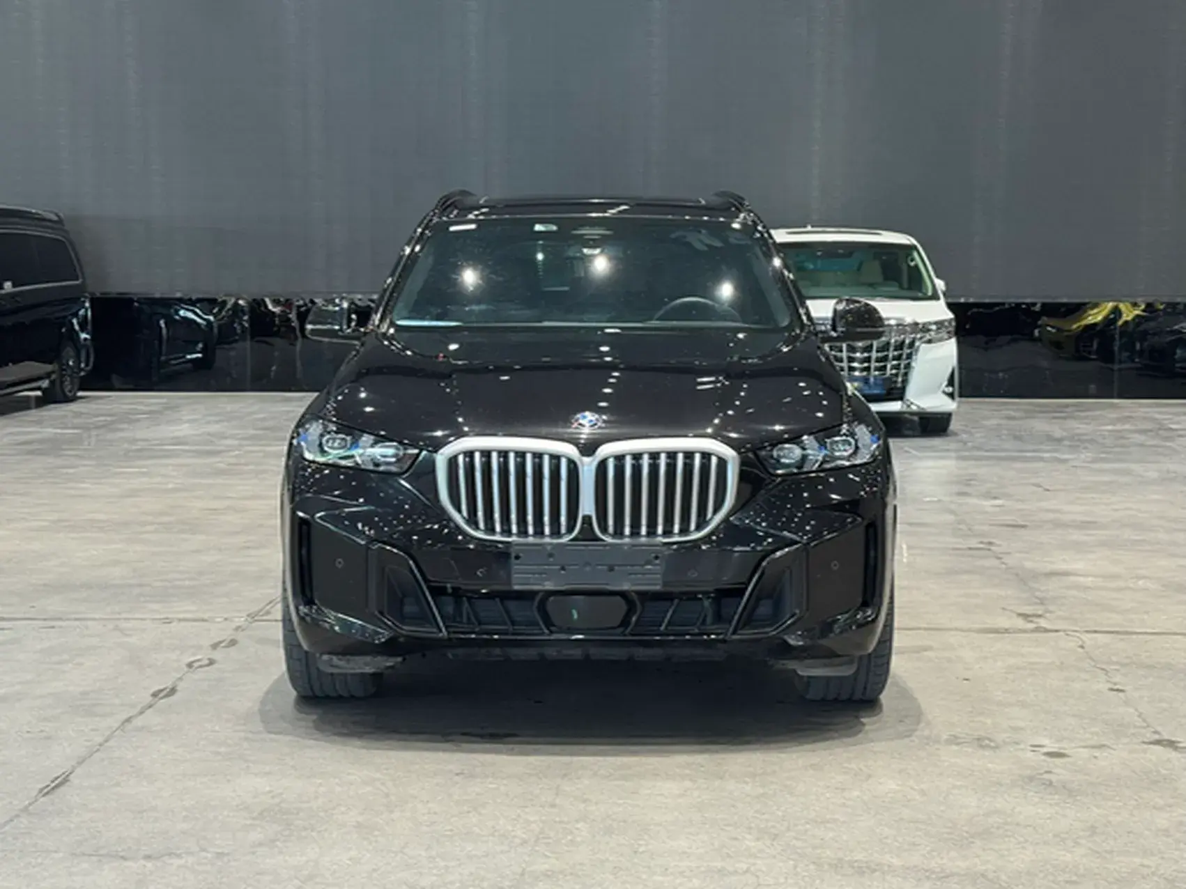 2023 BMW X5 thumbnail 2