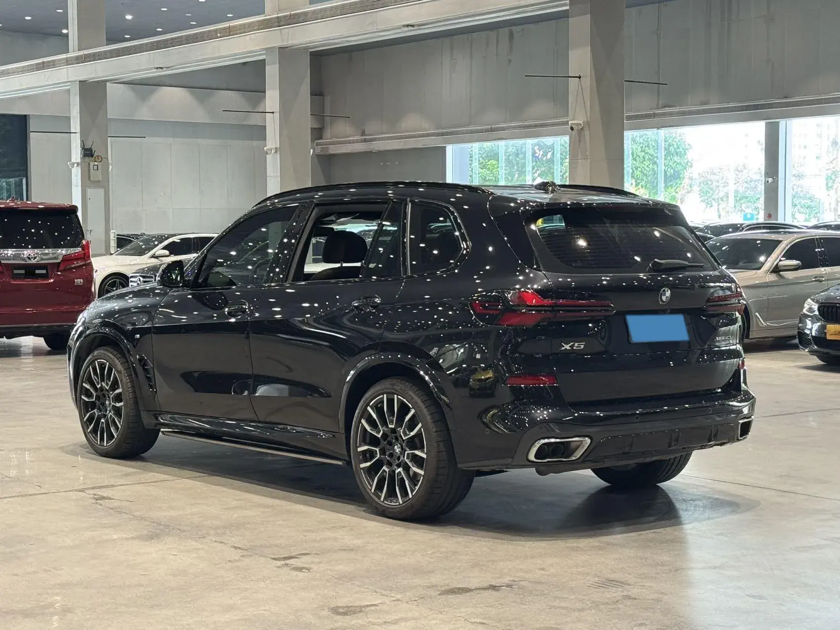 2023 BMW X5 thumbnail 3