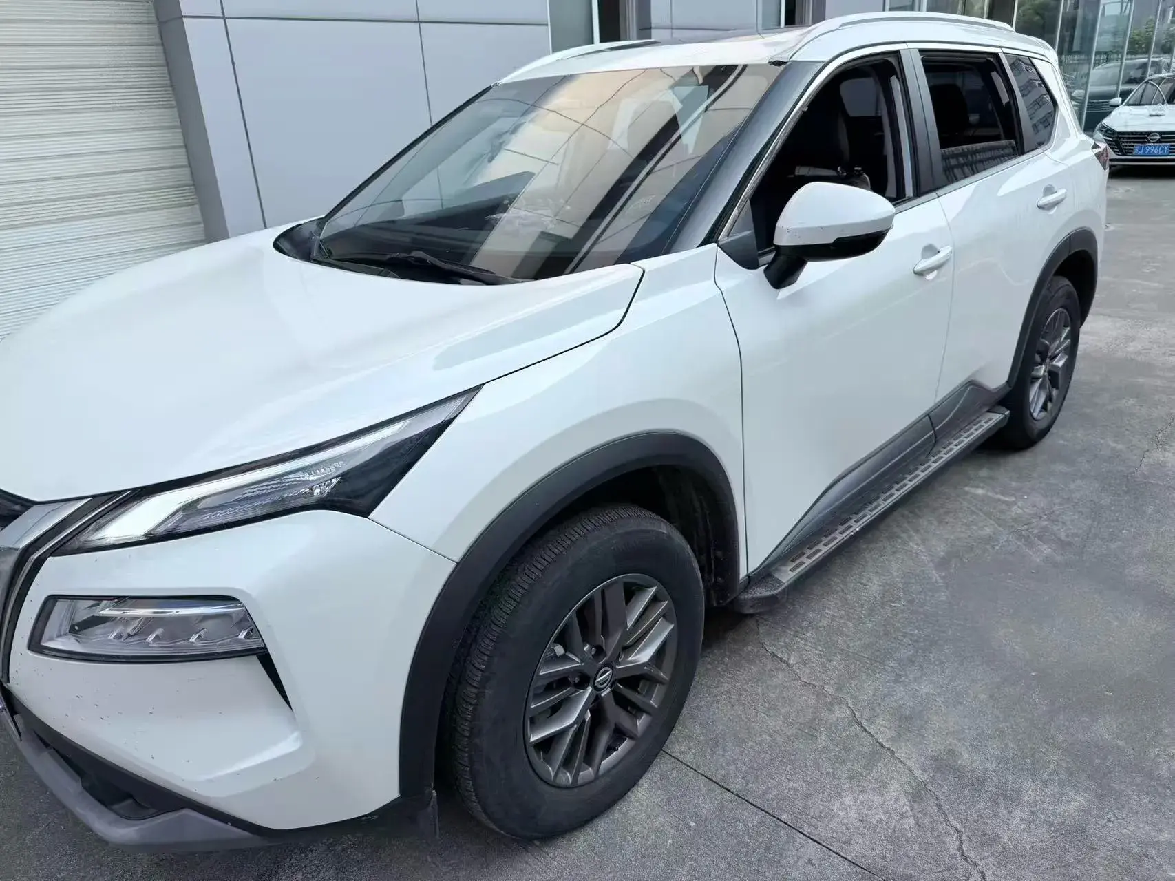 2022 NISSAN X-TRAIL thumbnail 3