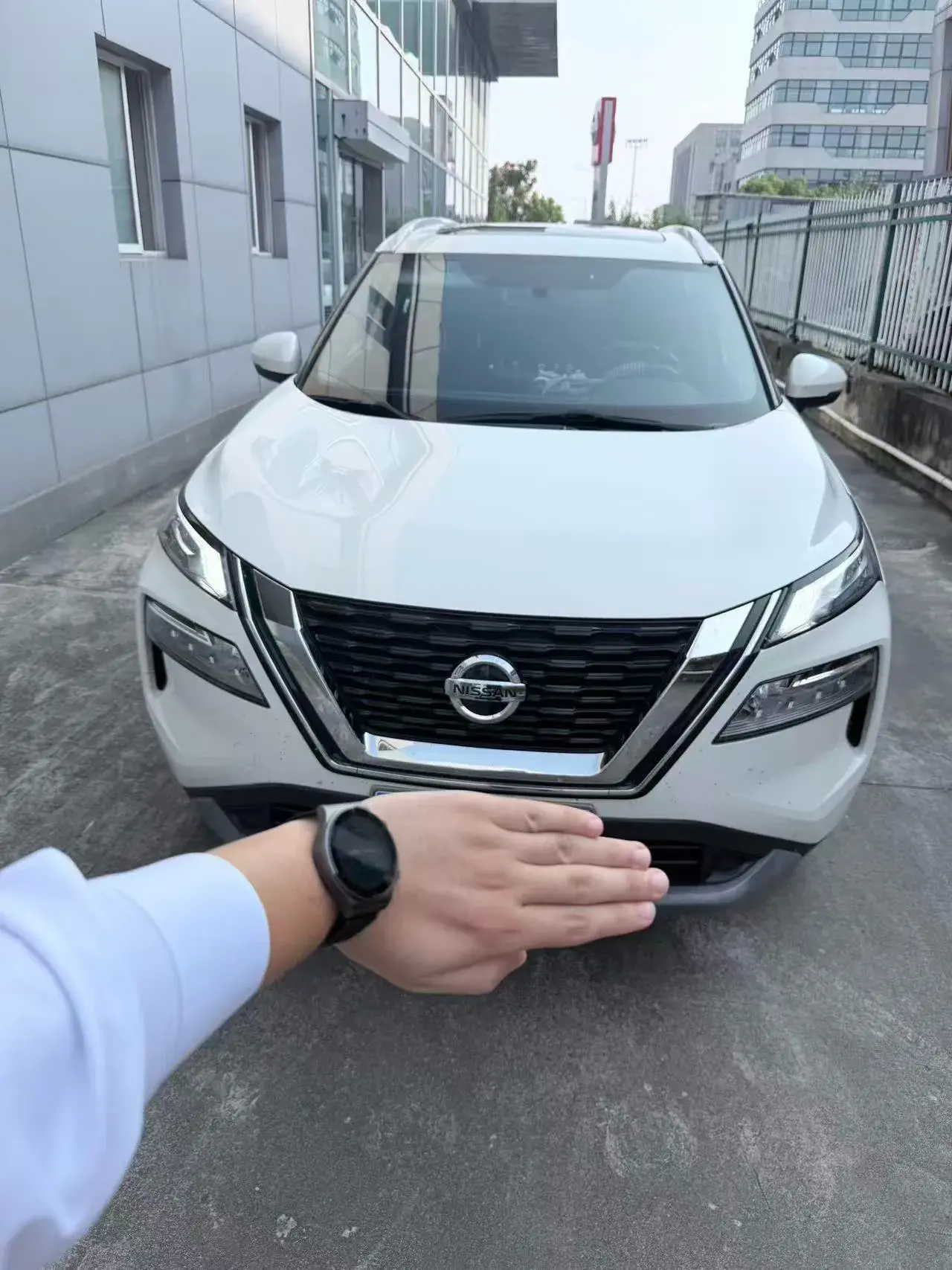 2022 NISSAN X-TRAIL thumbnail 2