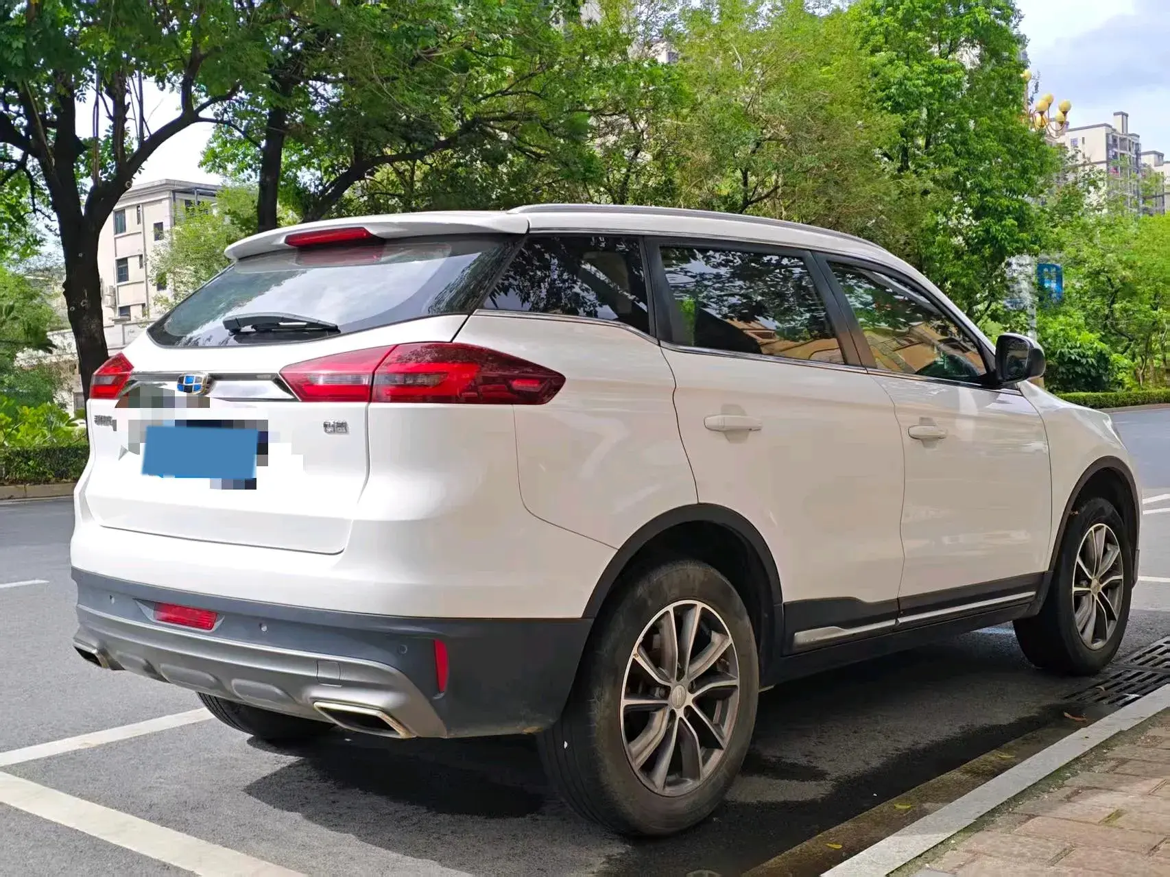 2018 GEELY AZKARRA thumbnail 2