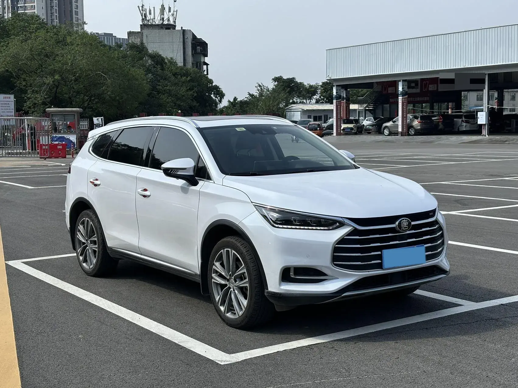 2019 BYD TANG thumbnail 3